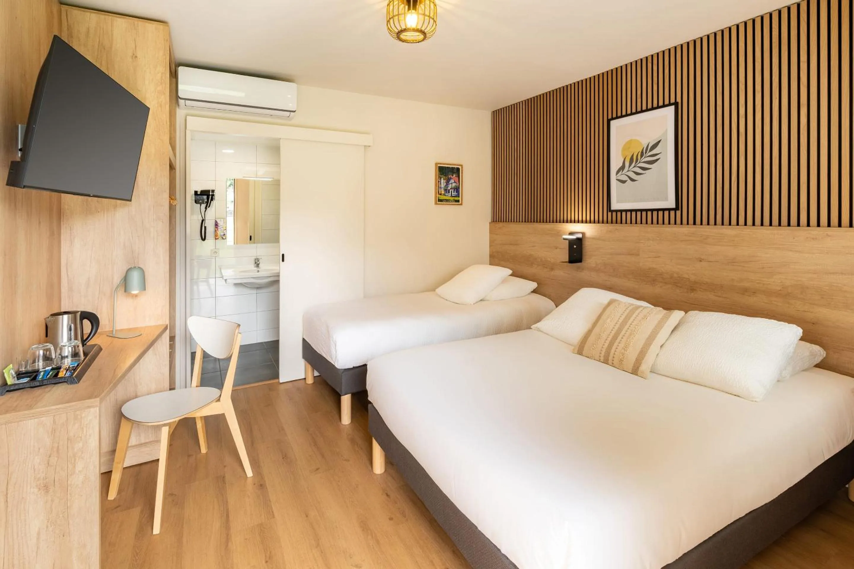 Bedroom, Bed in Sure Hotel by Best Western Mont-de-Marsan
