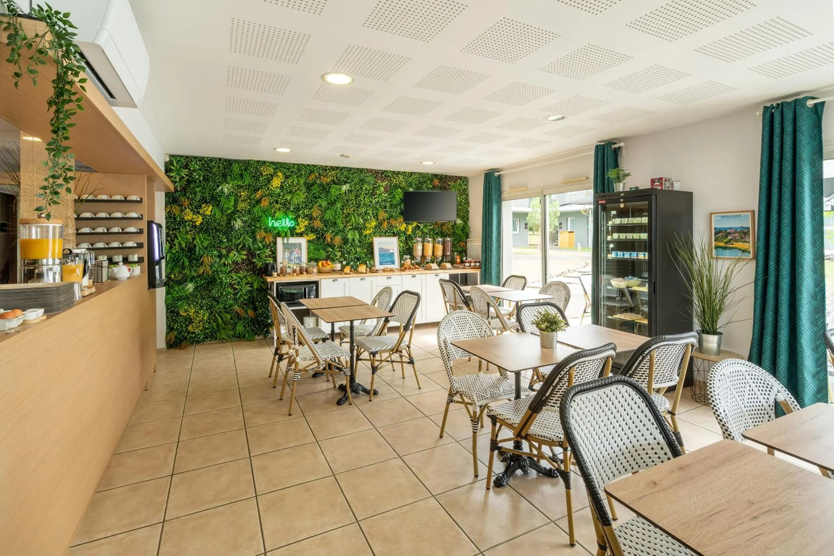 Breakfast in Sure Hotel by Best Western Mont-de-Marsan