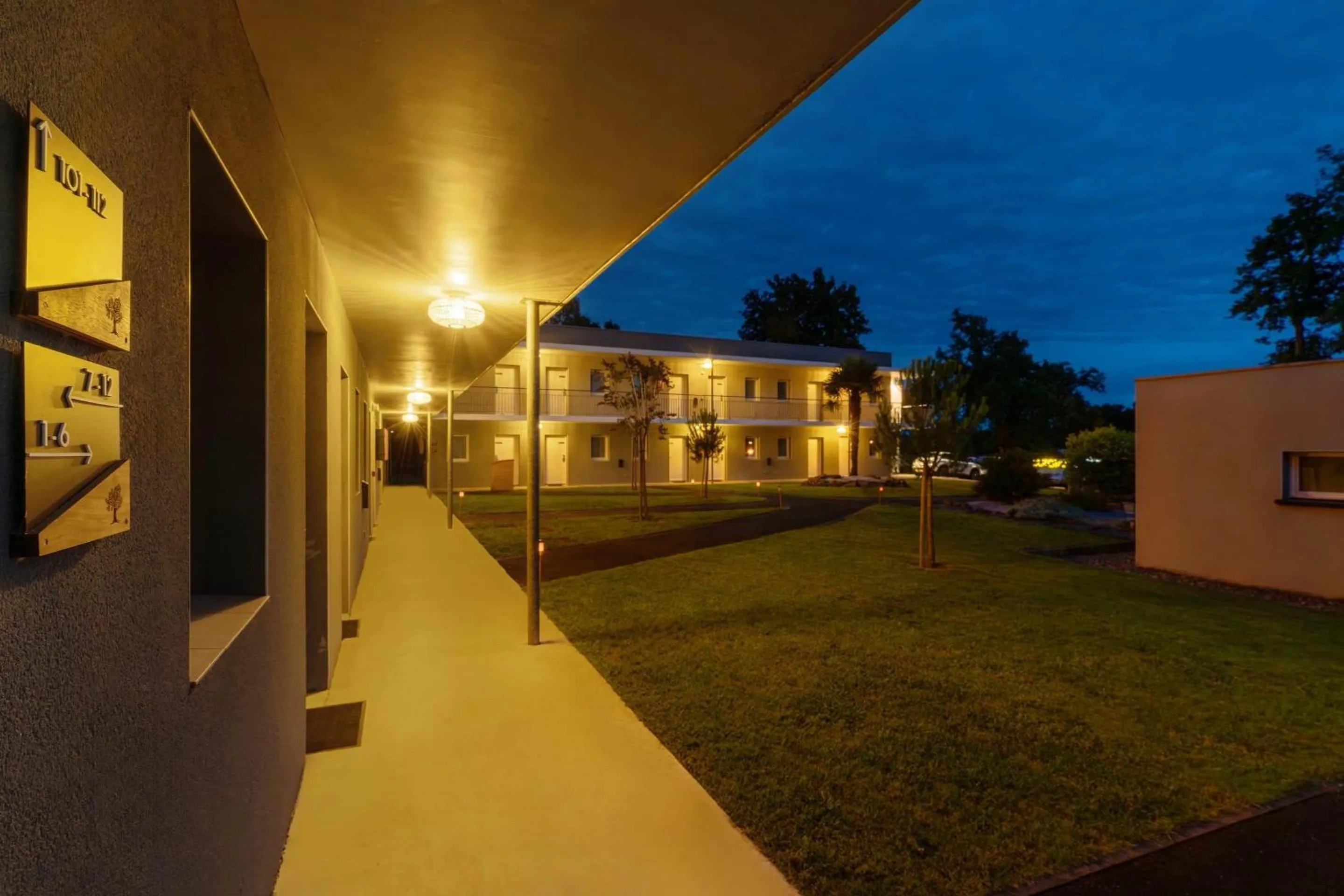 Property building in Sure Hotel by Best Western Mont-de-Marsan