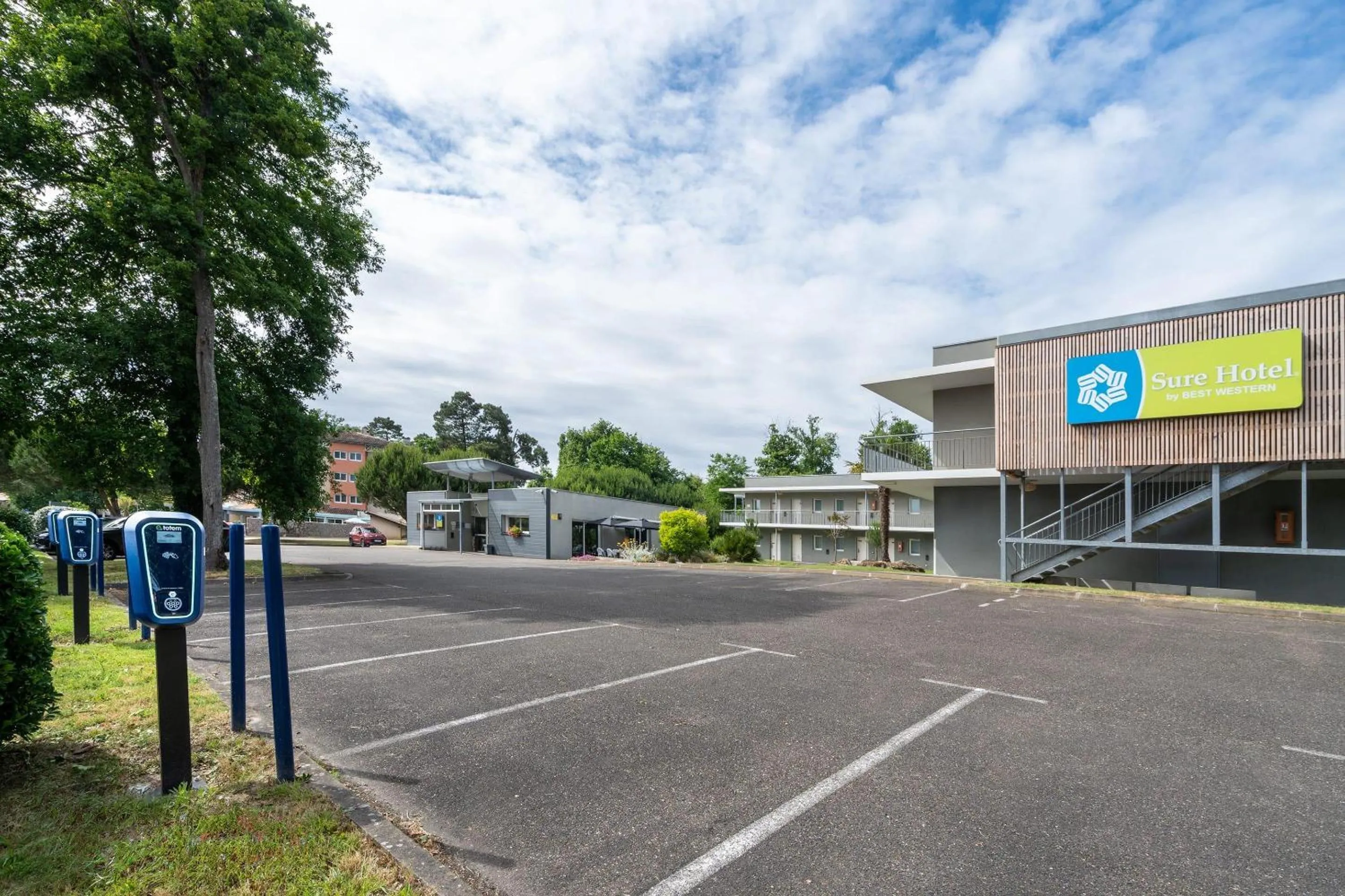 Property building in Sure Hotel by Best Western Mont-de-Marsan
