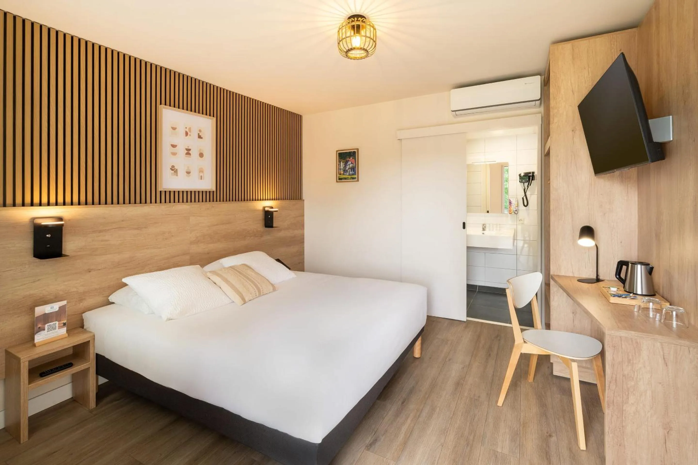 Bedroom, Bed in Sure Hotel by Best Western Mont-de-Marsan
