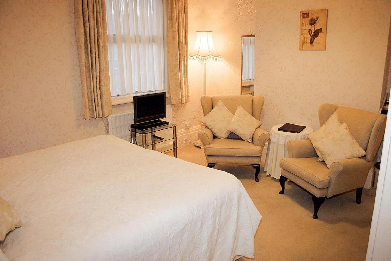 Photo of the whole room, Bed in The Chudleigh