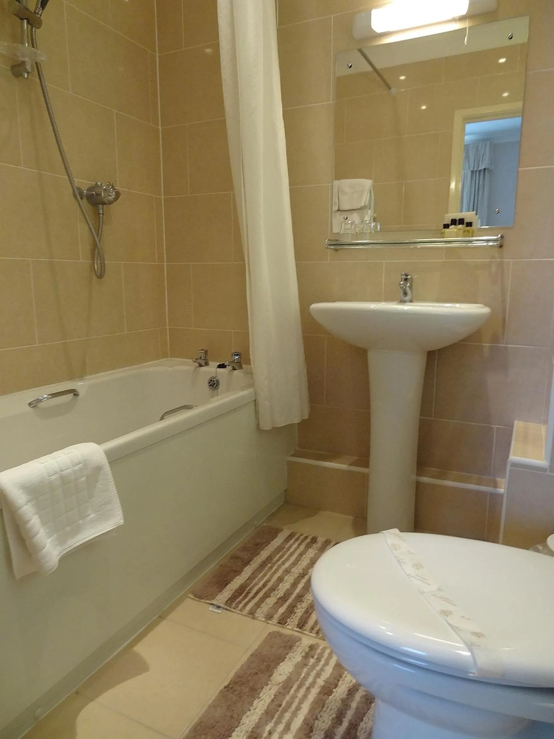 Bathroom in The Chudleigh