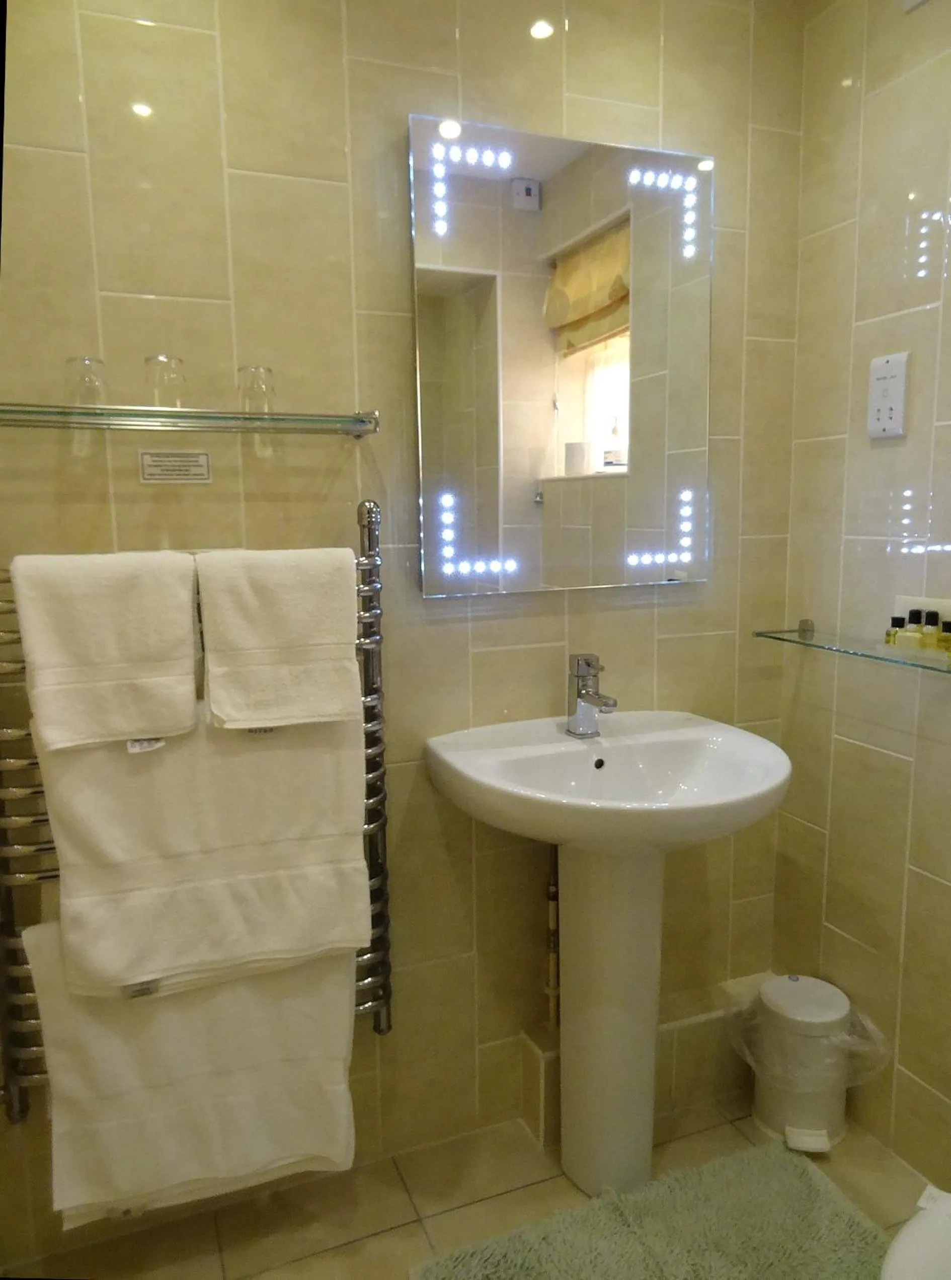 Bathroom in The Chudleigh