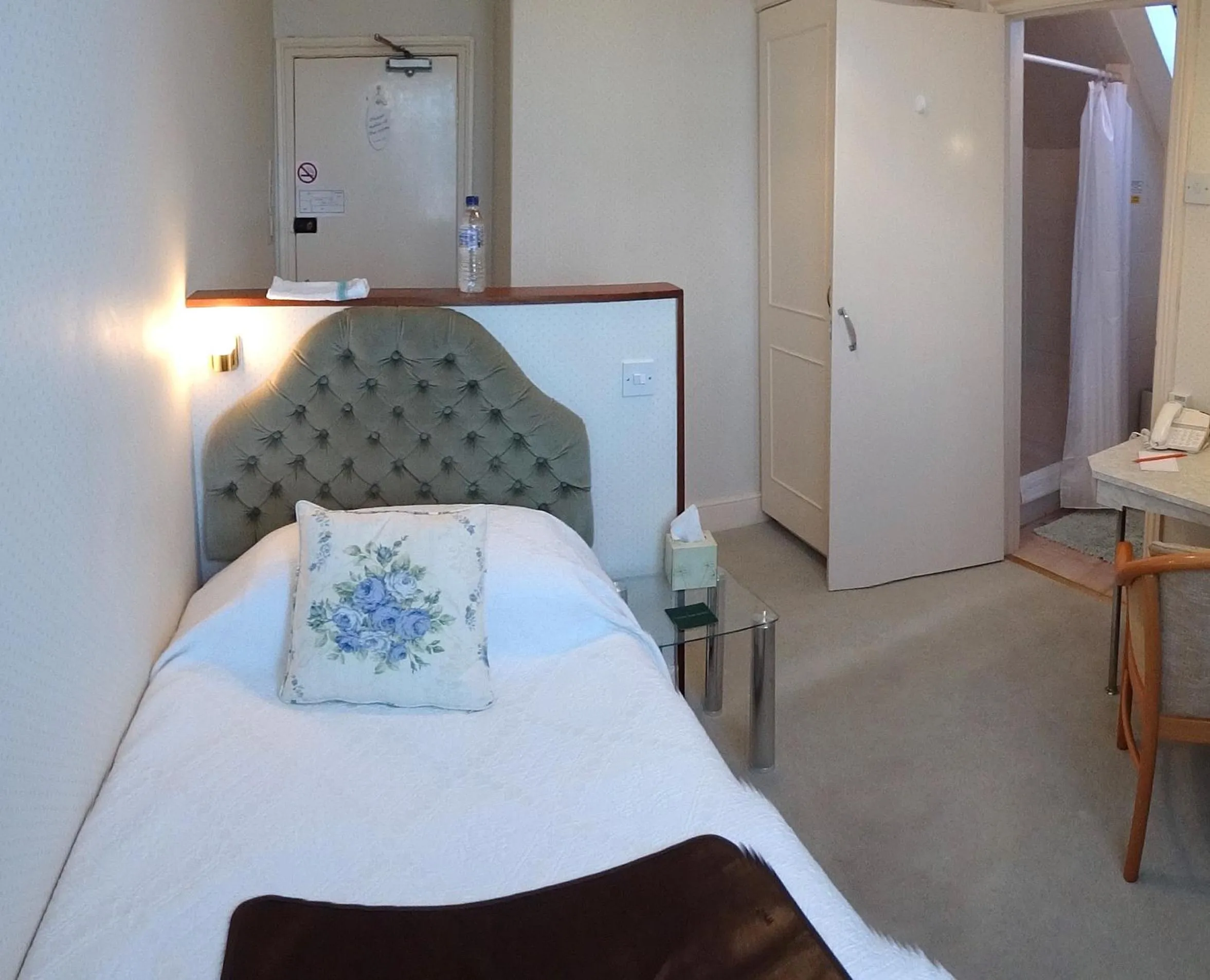 Bed in The Chudleigh