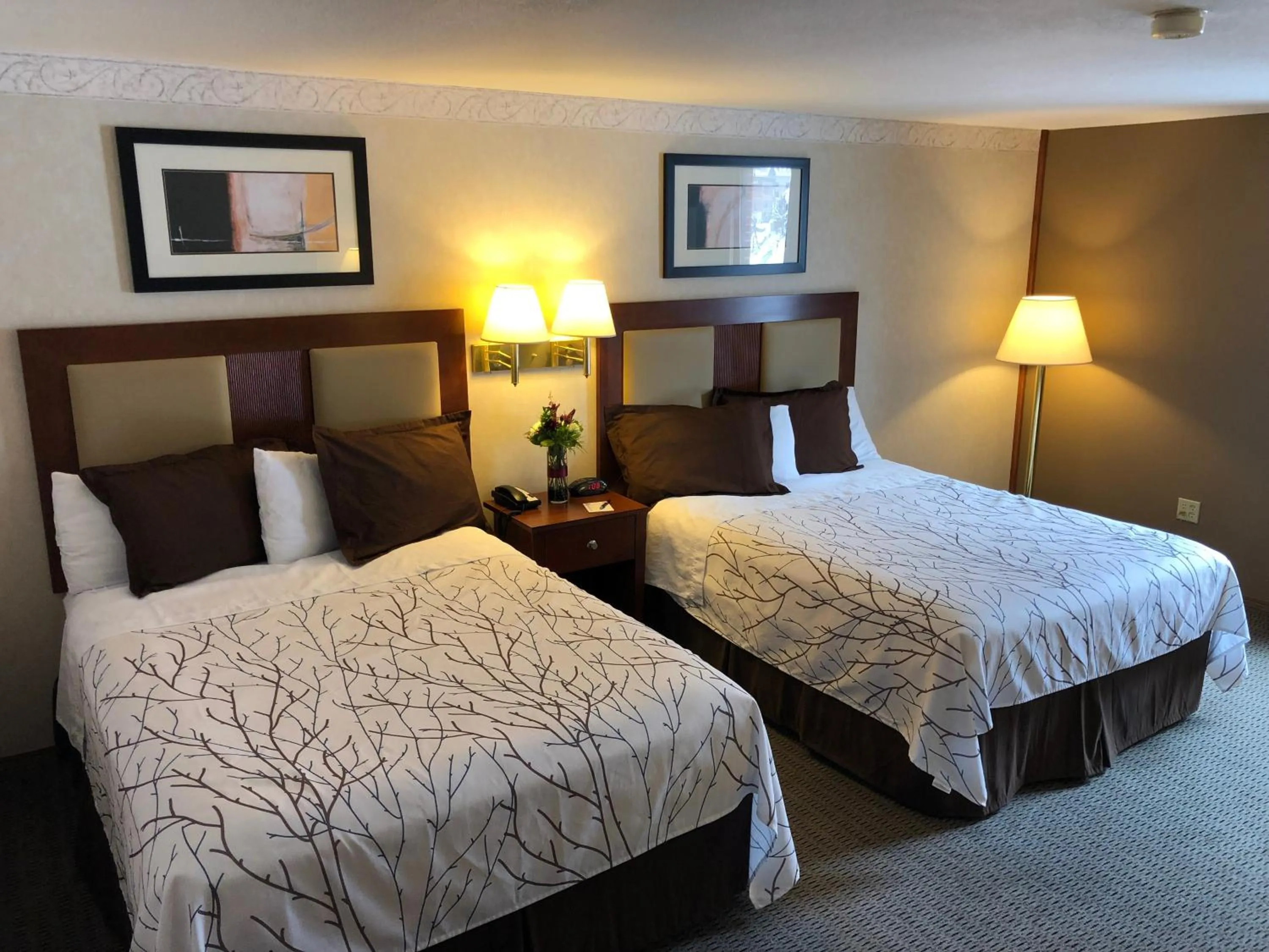 Bed in Mineral Palace Hotel & Gaming