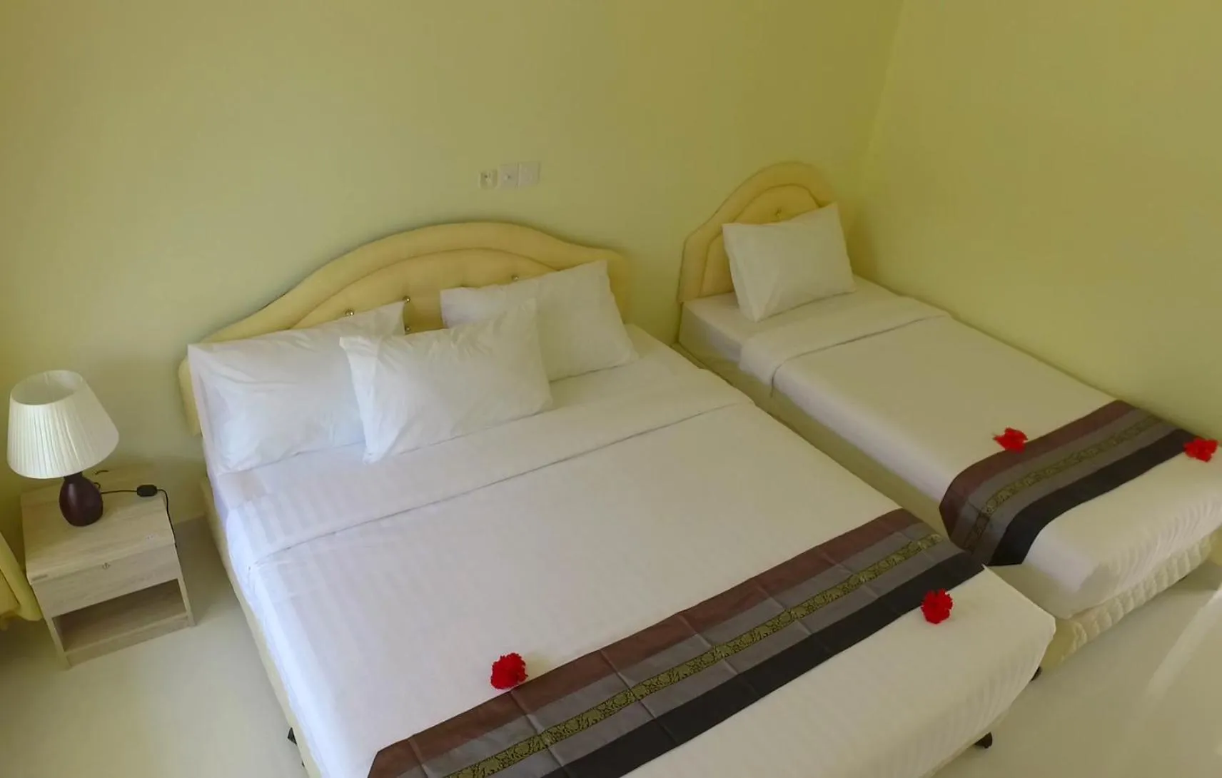 Bedroom, Bed in Karaa Village