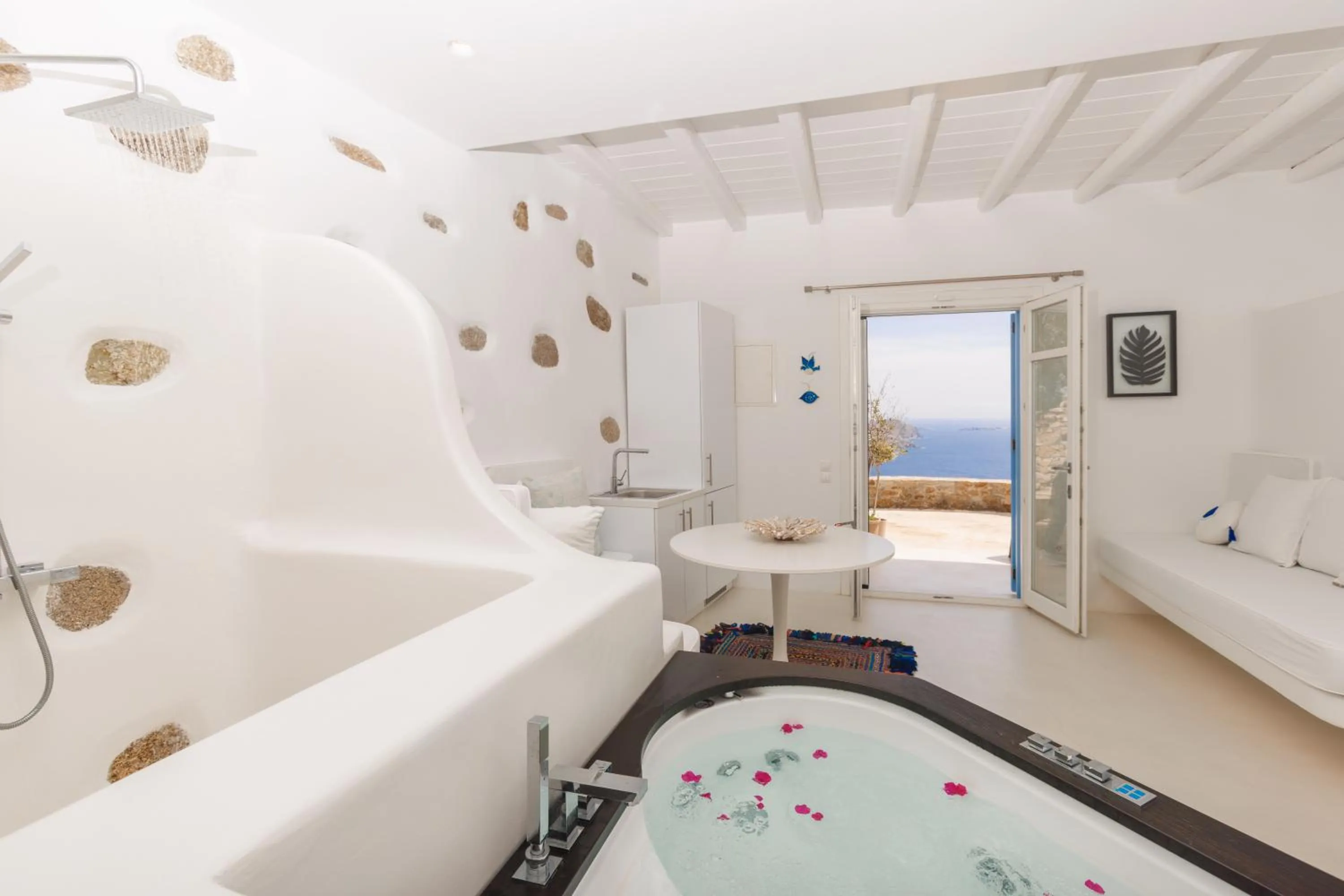 Photo of the whole room in Diana Villa Mykonos