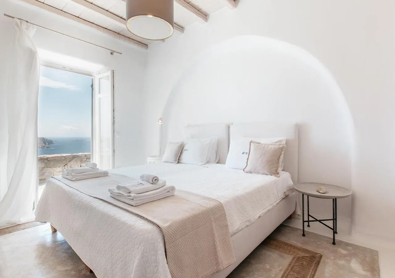 Bed in Diana Villa Mykonos