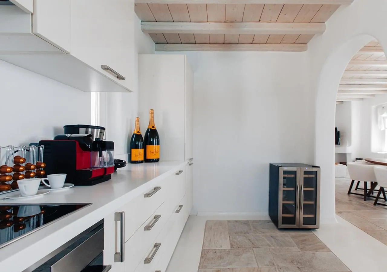 Coffee/tea facilities in Diana Villa Mykonos