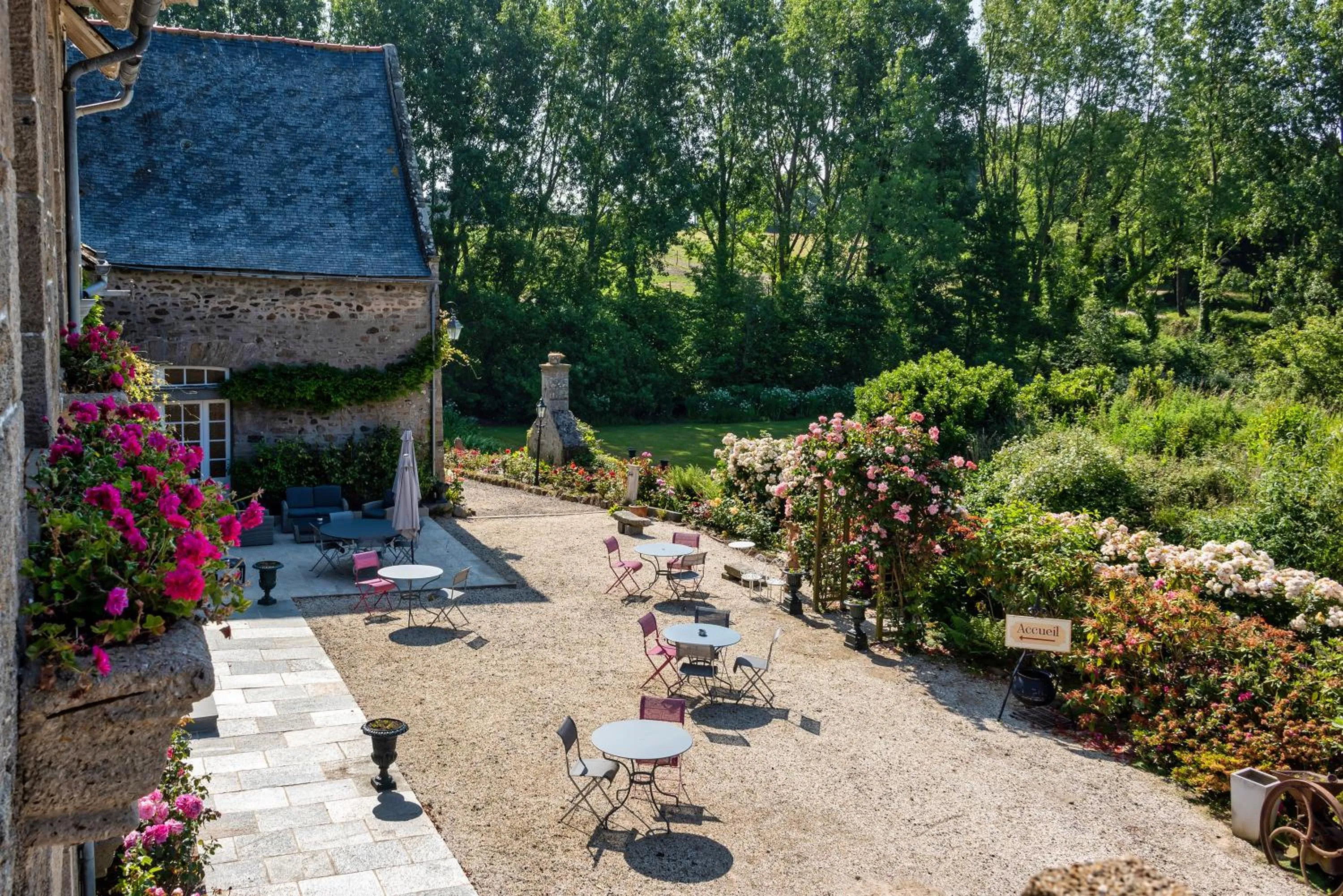 Garden view in Hostellerie de la Motte jean