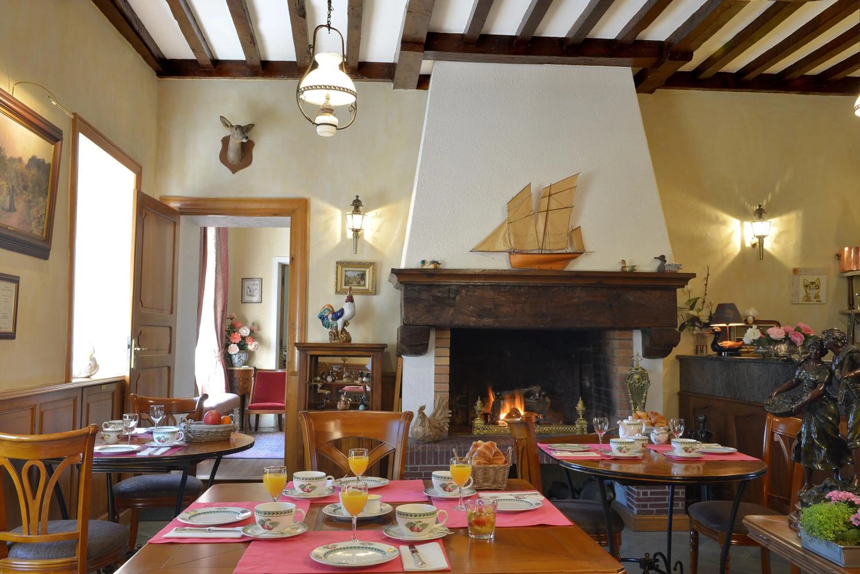 Continental breakfast in Hostellerie de la Motte jean