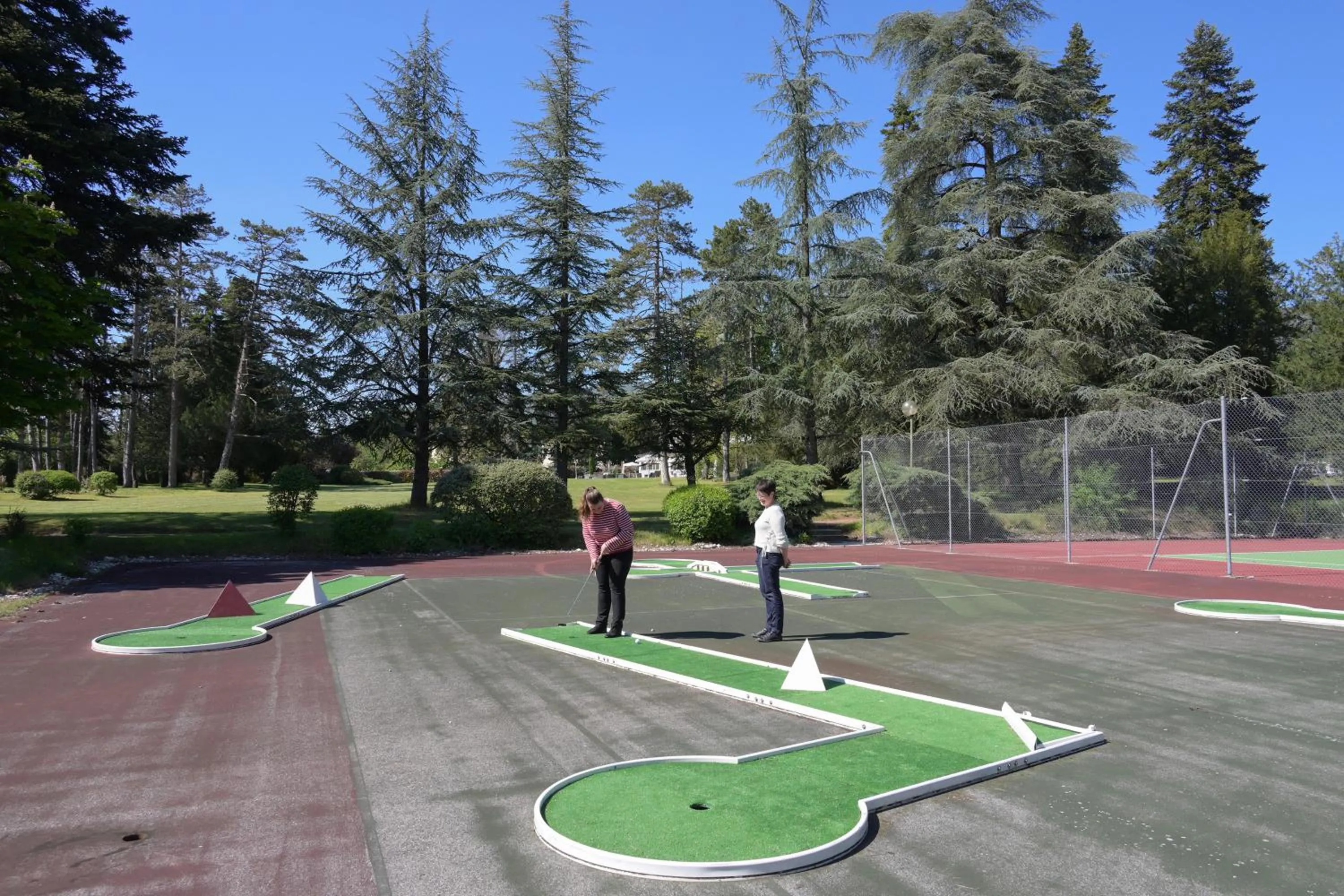 Minigolf in Cit'Hôtel La Résidence