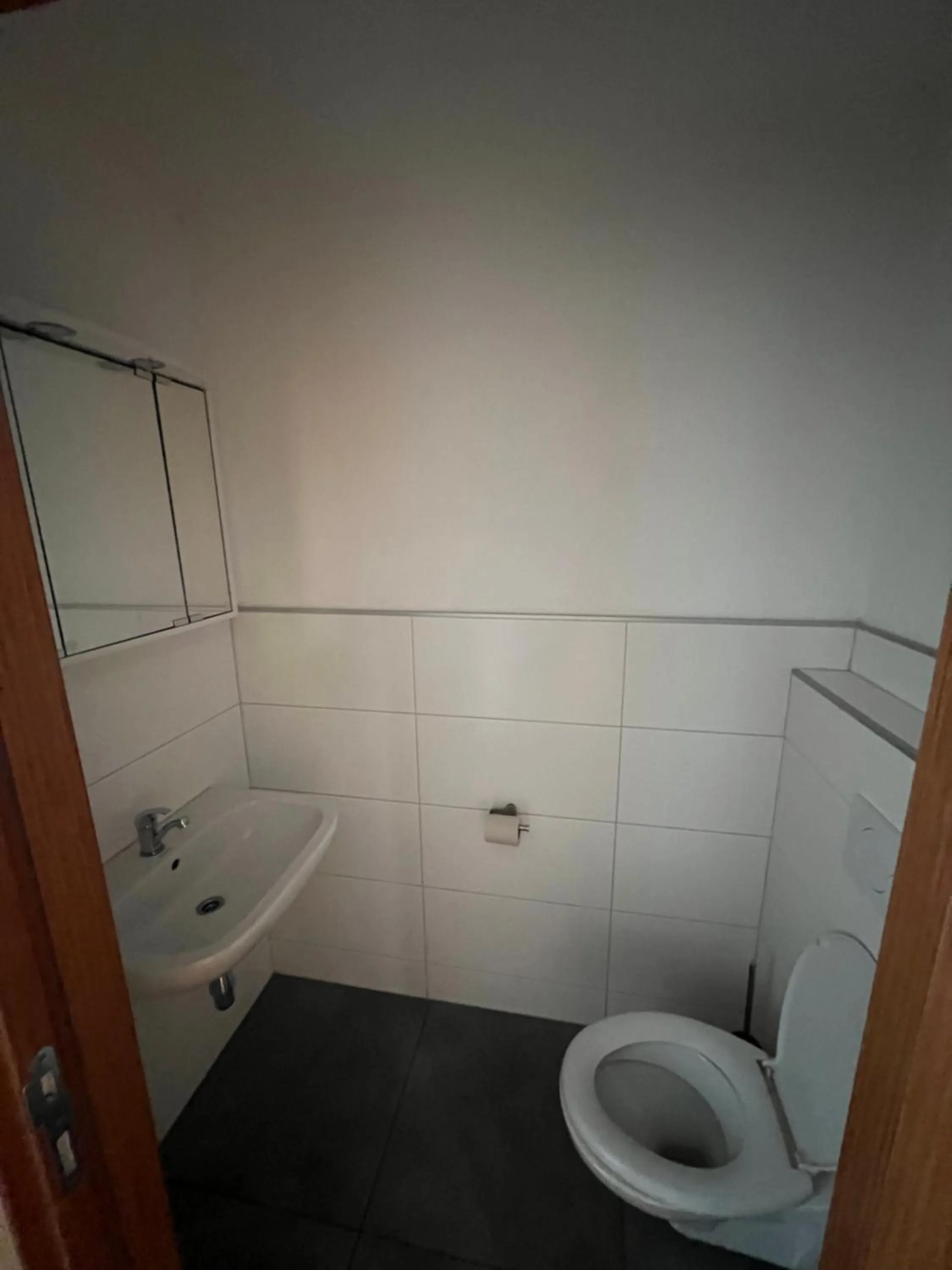 F Hotel 24h Check-In