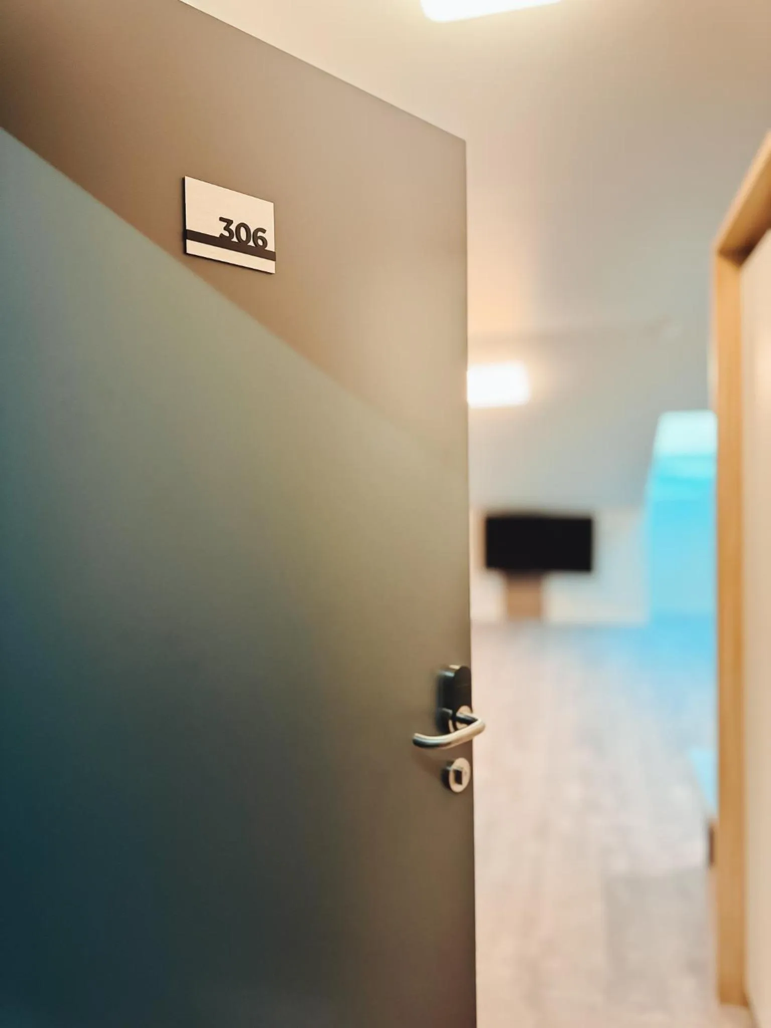 Text overlay in F Hotel 24h Check-In