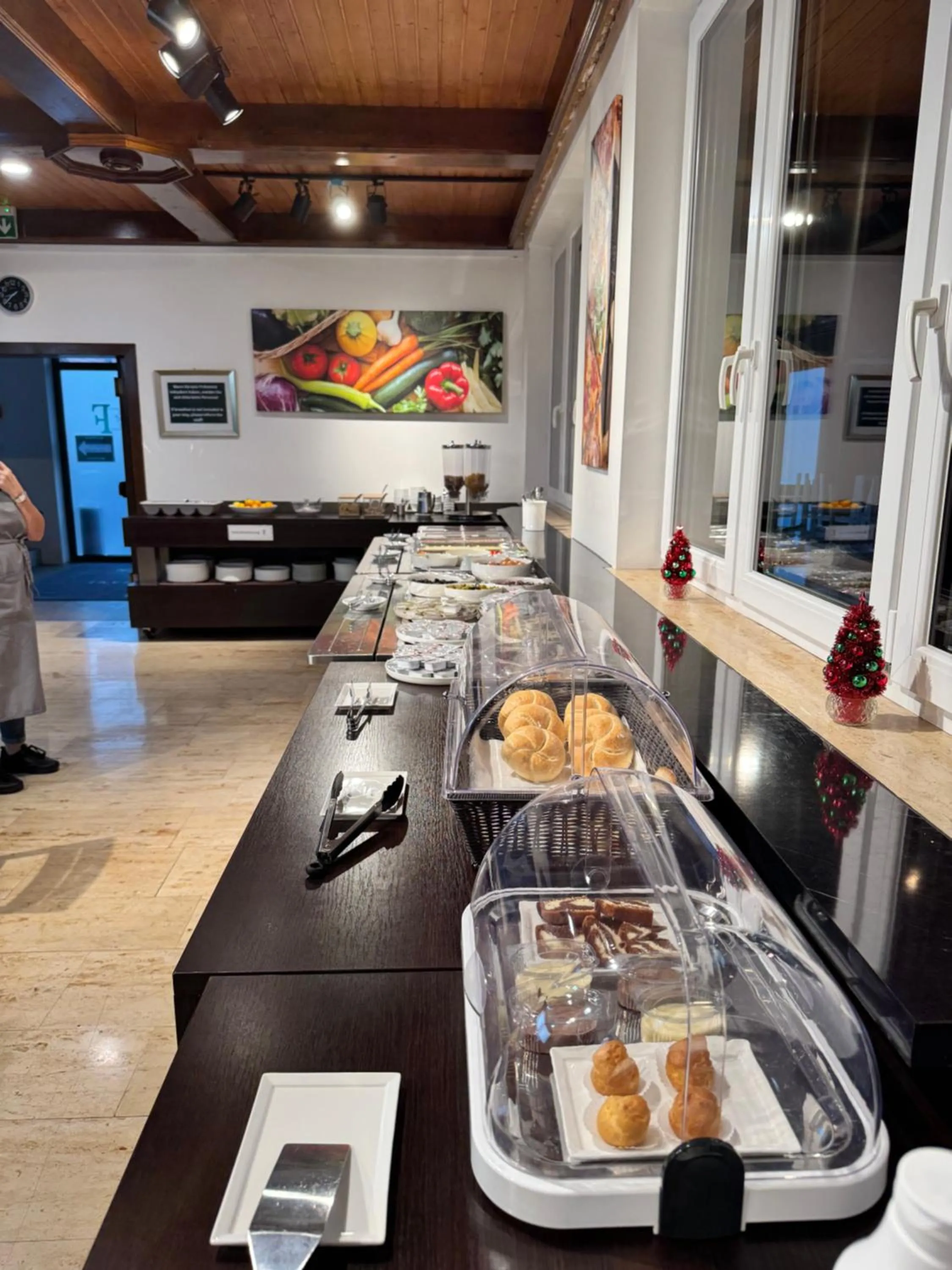 Breakfast in F Hotel 24h Check-In