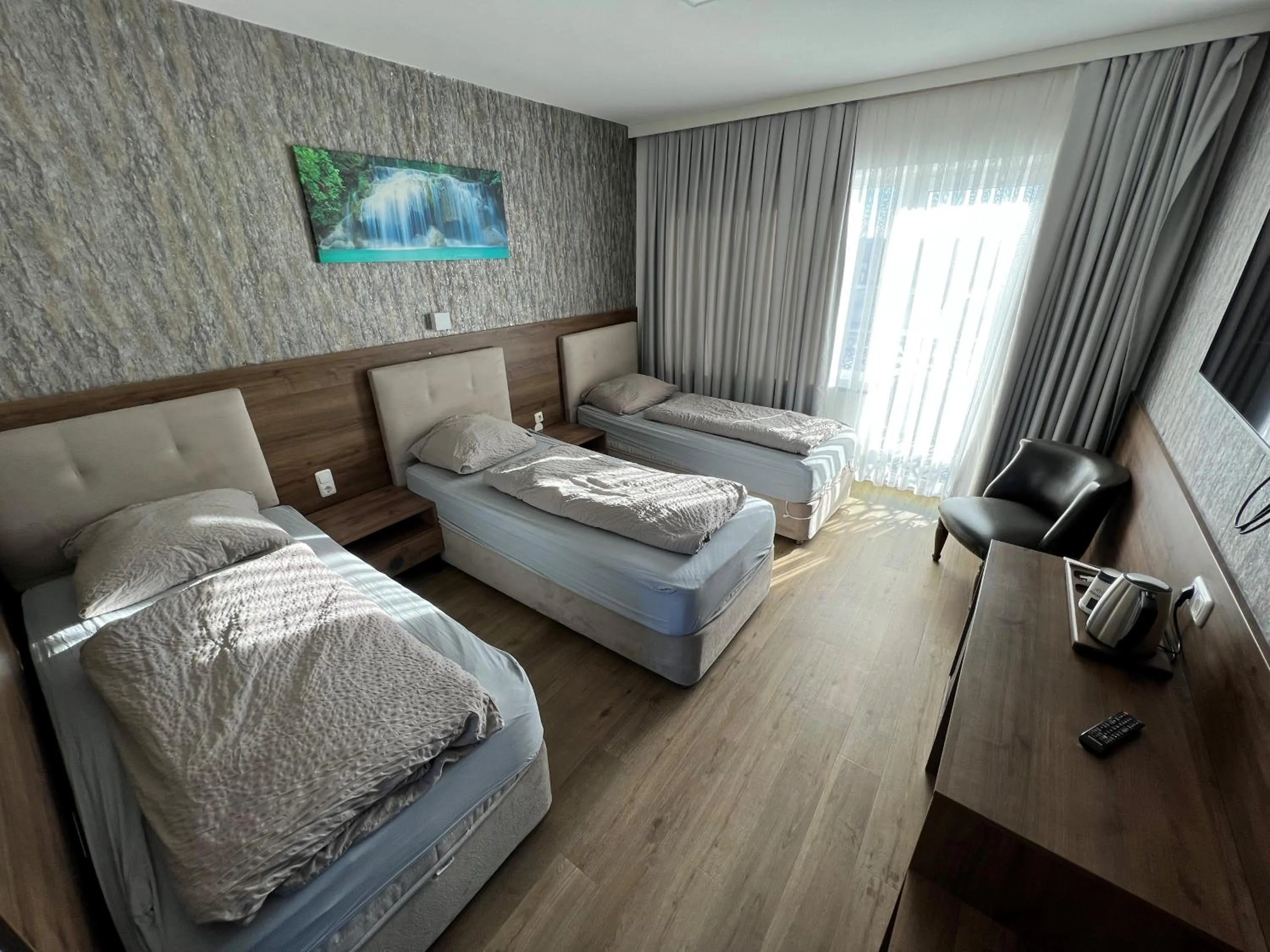 Bed in F Hotel 24h Check-In