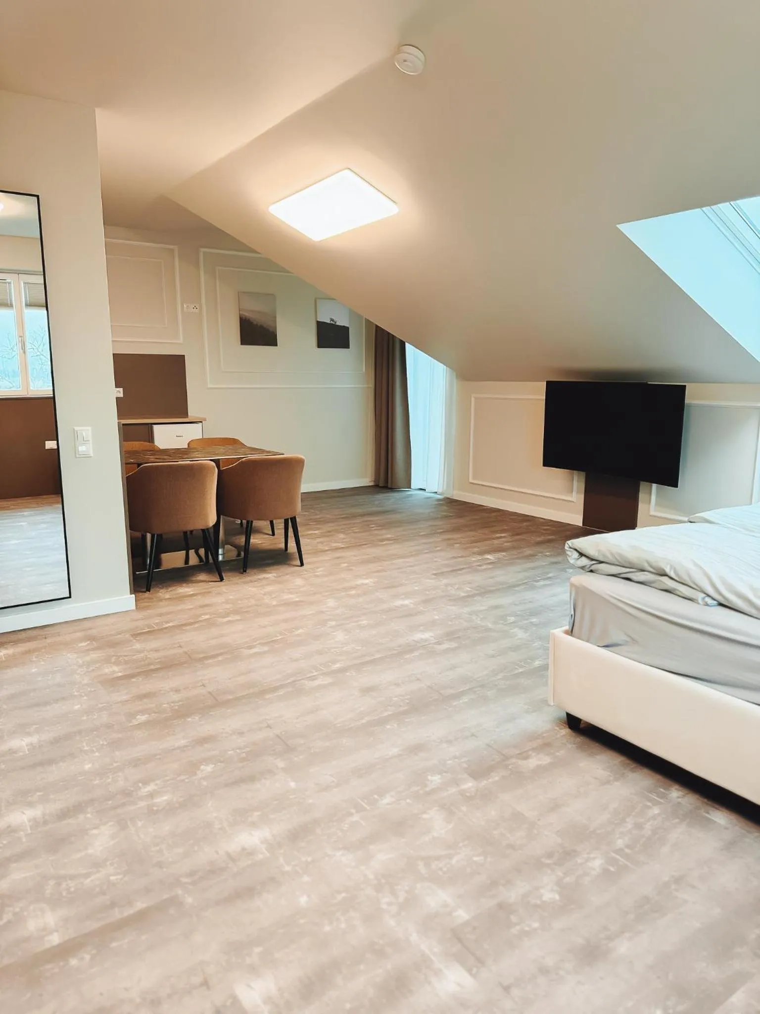 Bed in F Hotel 24h Check-In