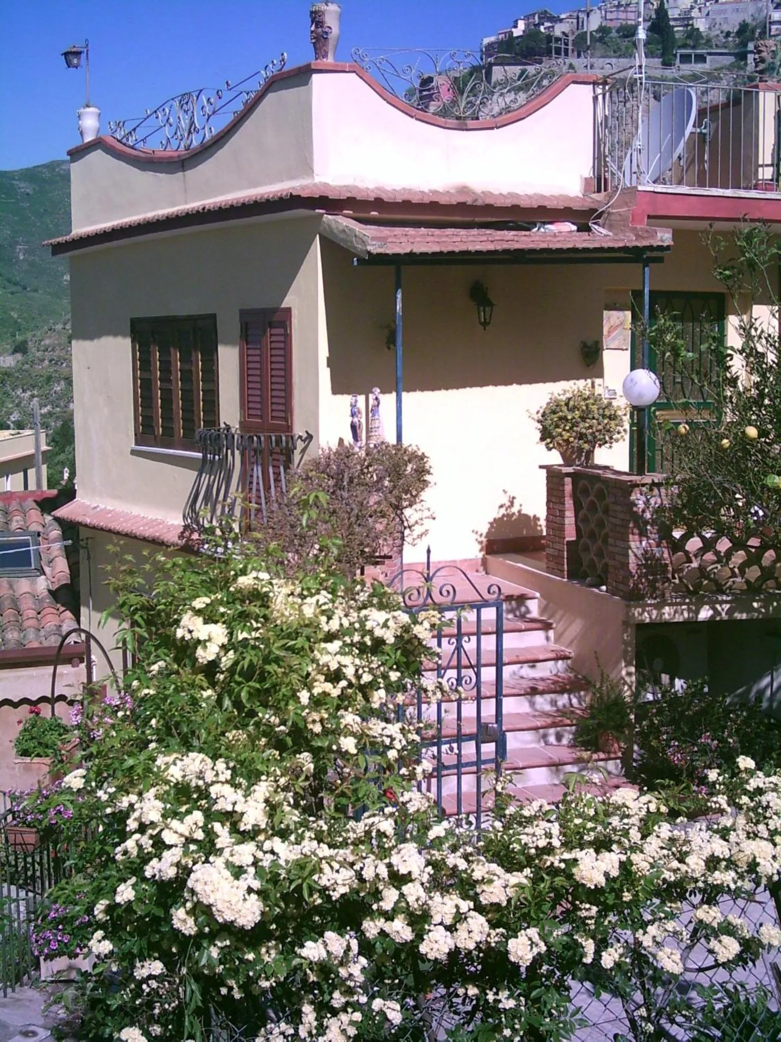 Facade/entrance in B&B U Palmentu