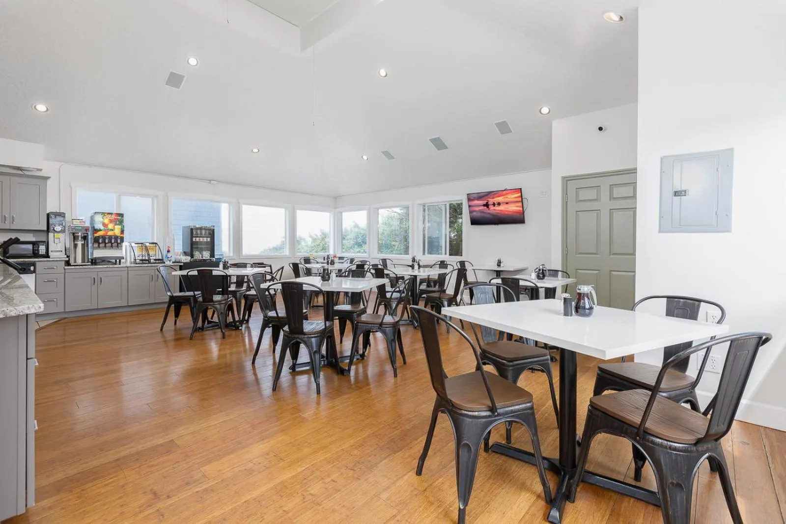 Coffee/tea facilities in Surfland Hotel