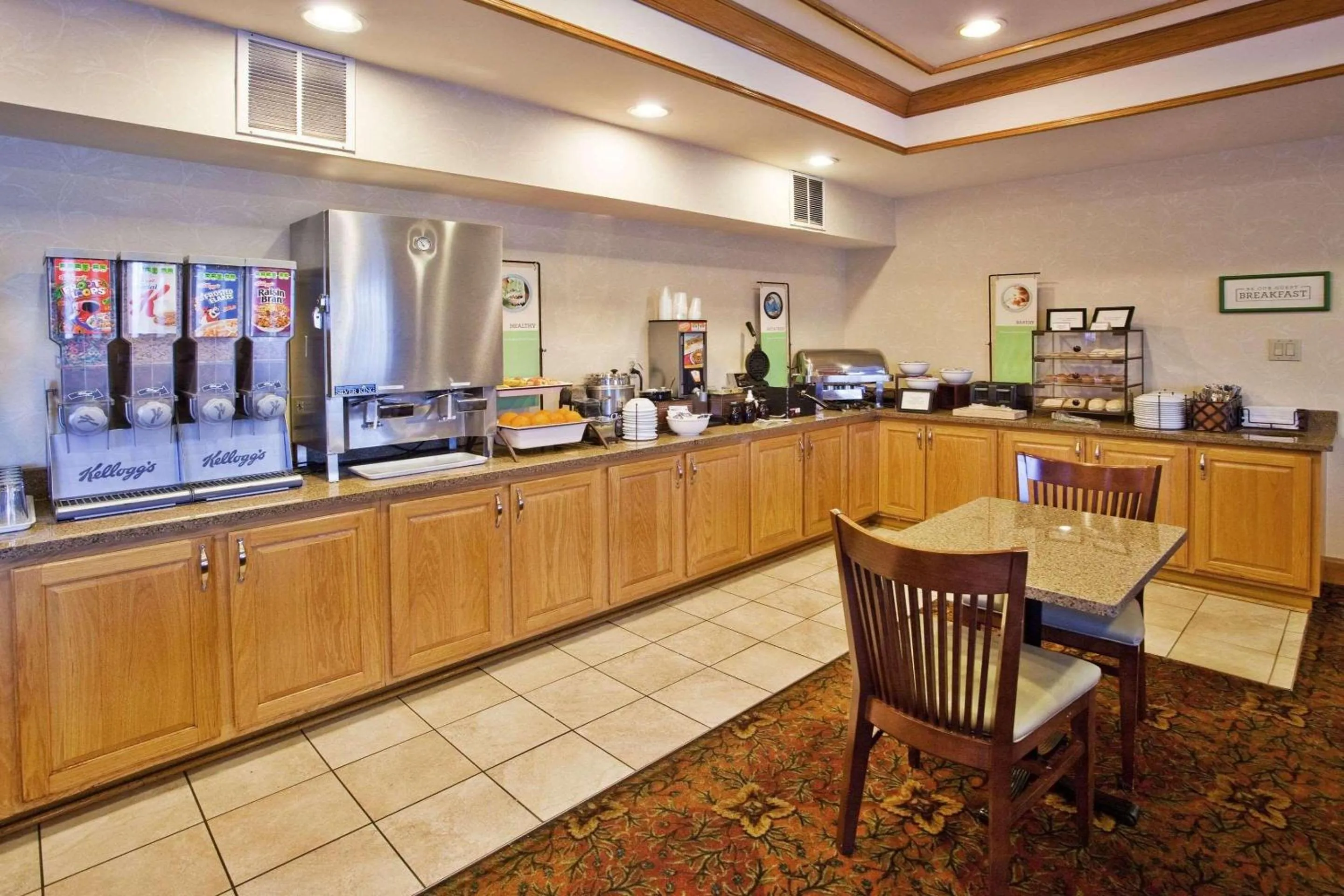 Breakfast in Country Inn & Suites By Radisson, McDonough, GA