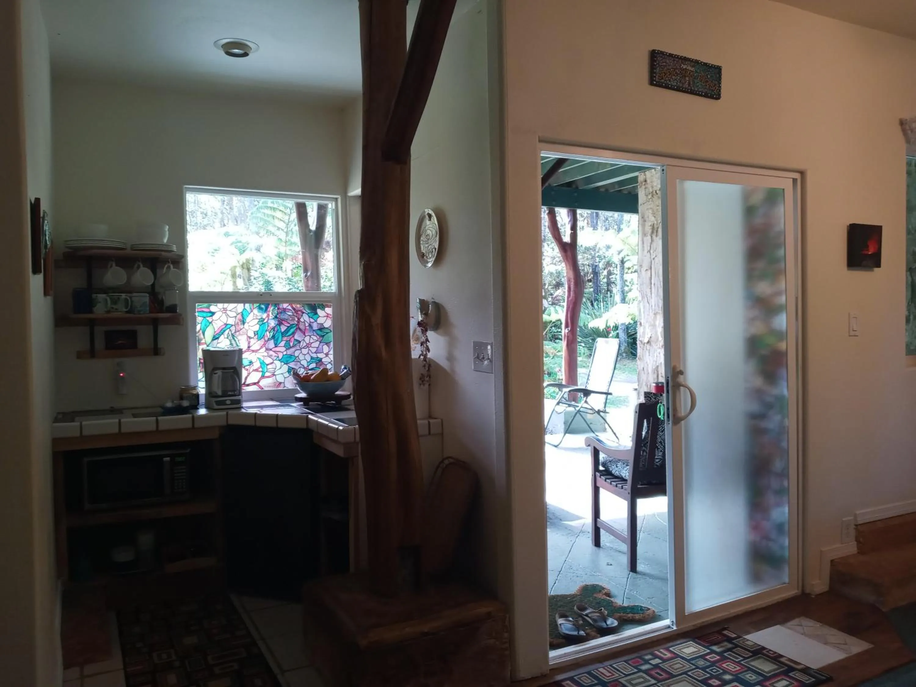 Kitchen or kitchenette in Aloha Crater Lodge