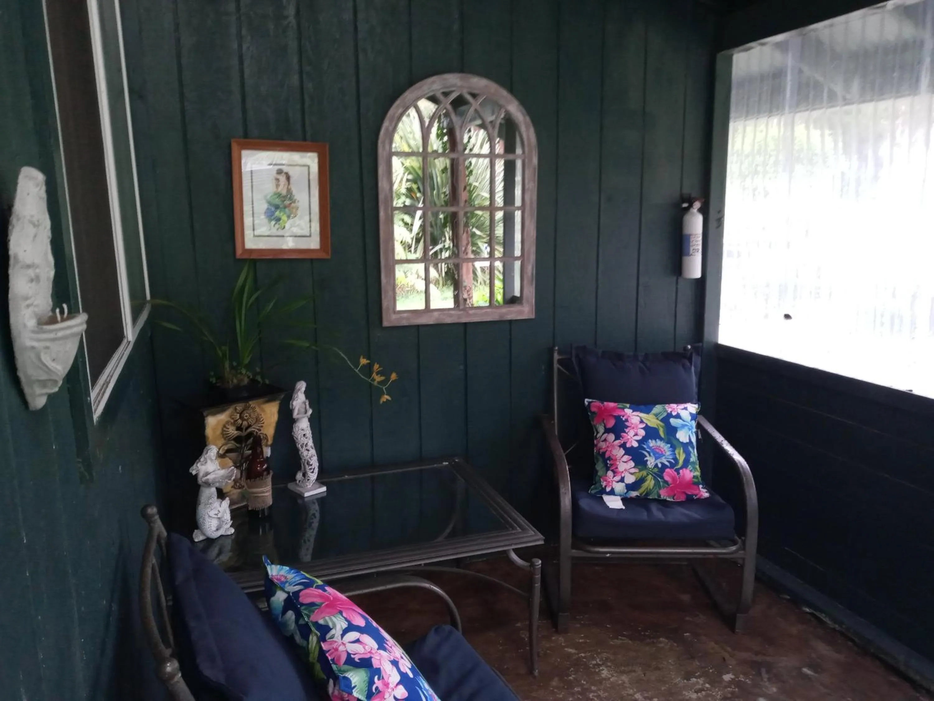Patio in Aloha Crater Lodge