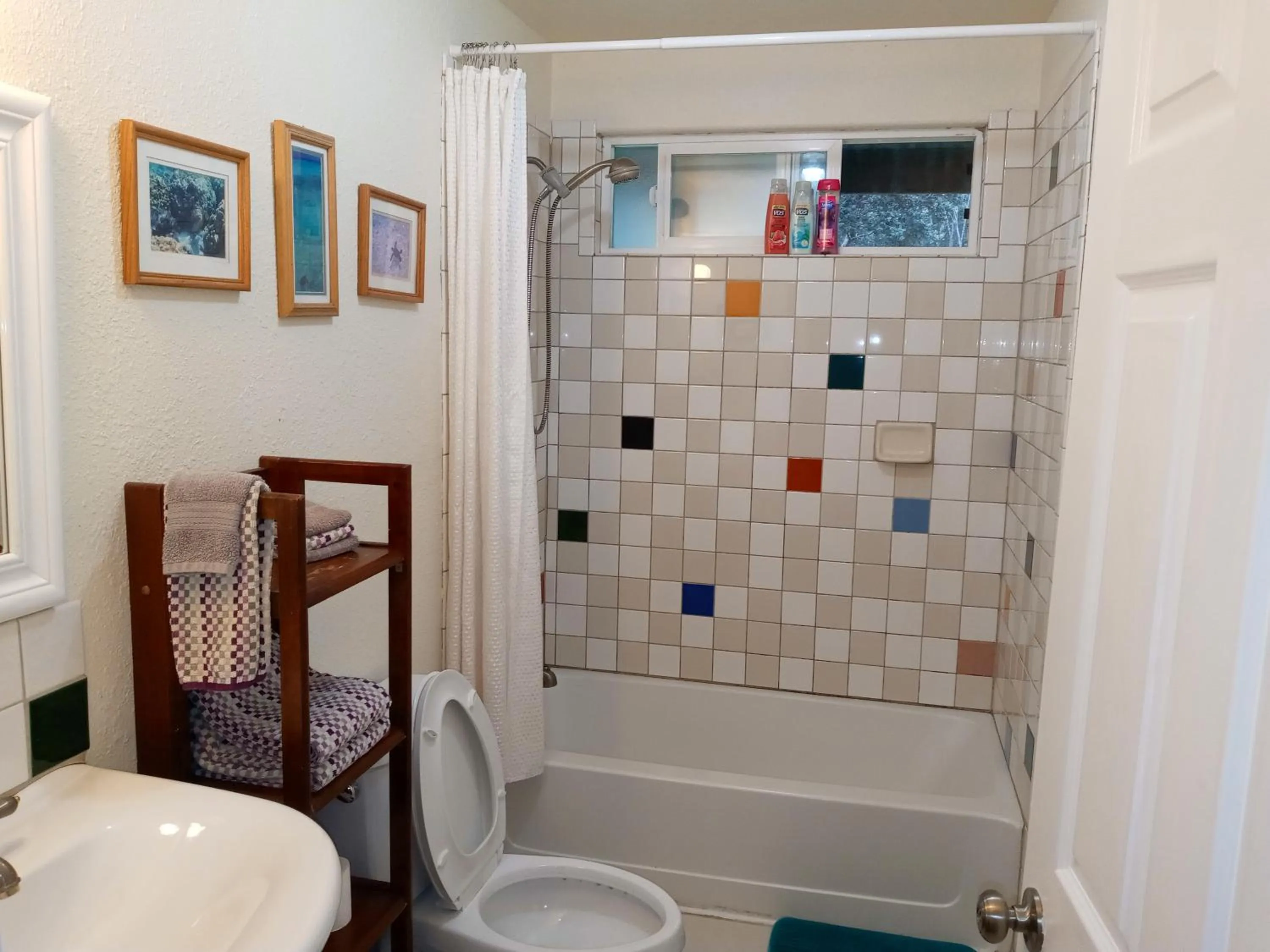 Shower in Aloha Crater Lodge