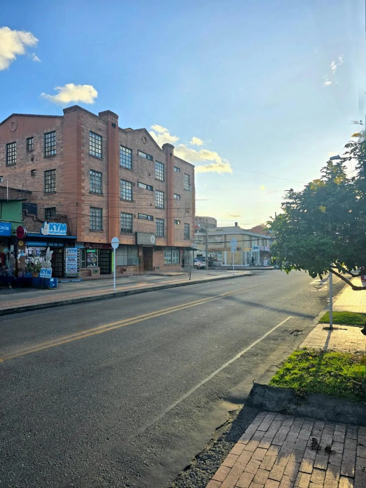 Property building in Hotel Castellana 95 Bogota By Hoteles Confort 80