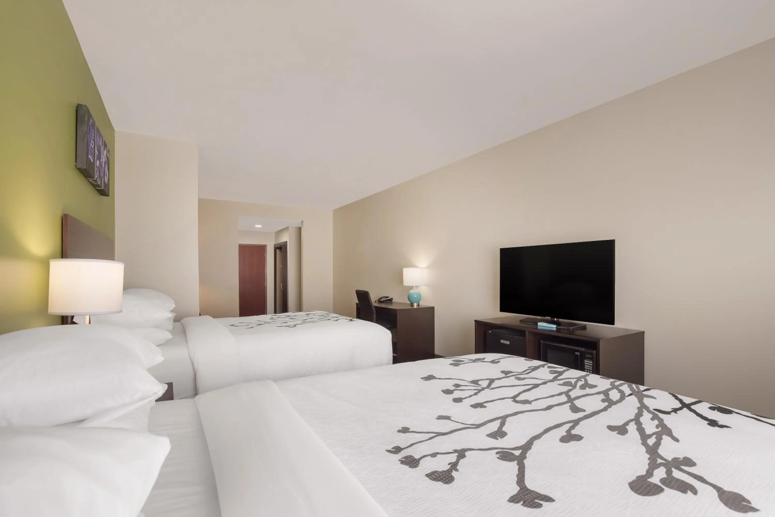 Bedroom, Bed in Sleep Inn & Suites North Mobile Saraland