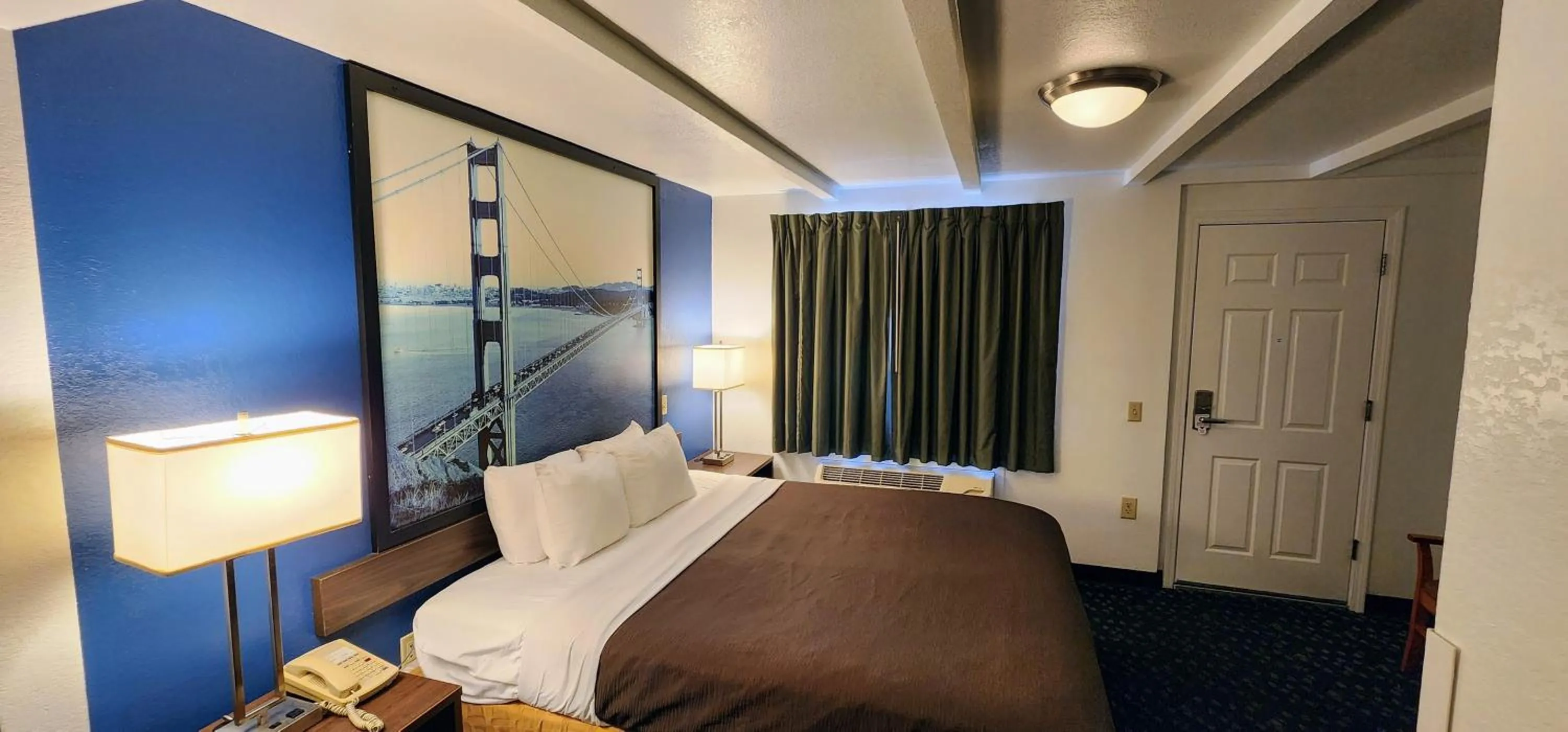 Photo of the whole room, Bed in Hotel Belmont