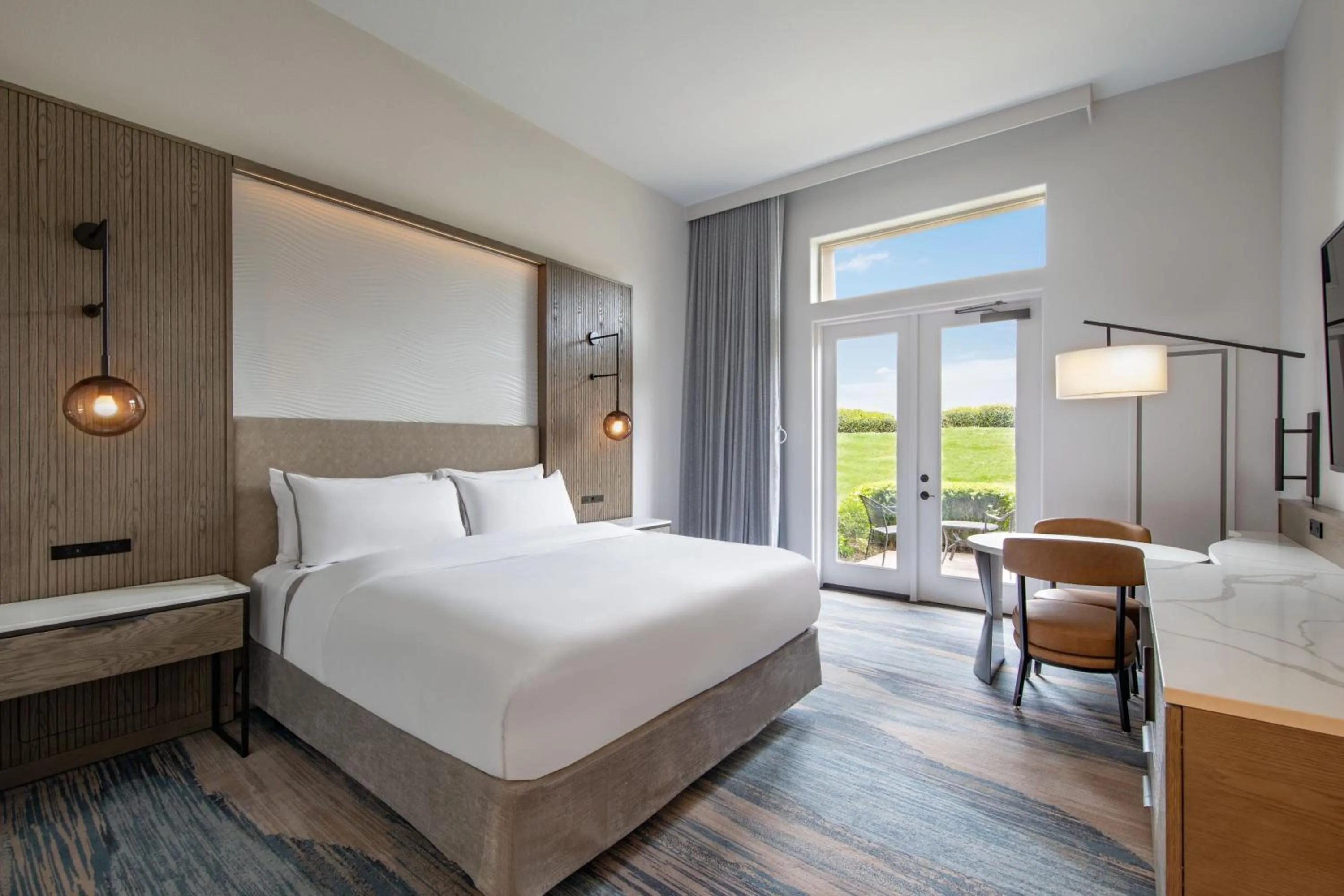 Bedroom, Bed in The Westin Sacramento Riverfront Hotel & Spa