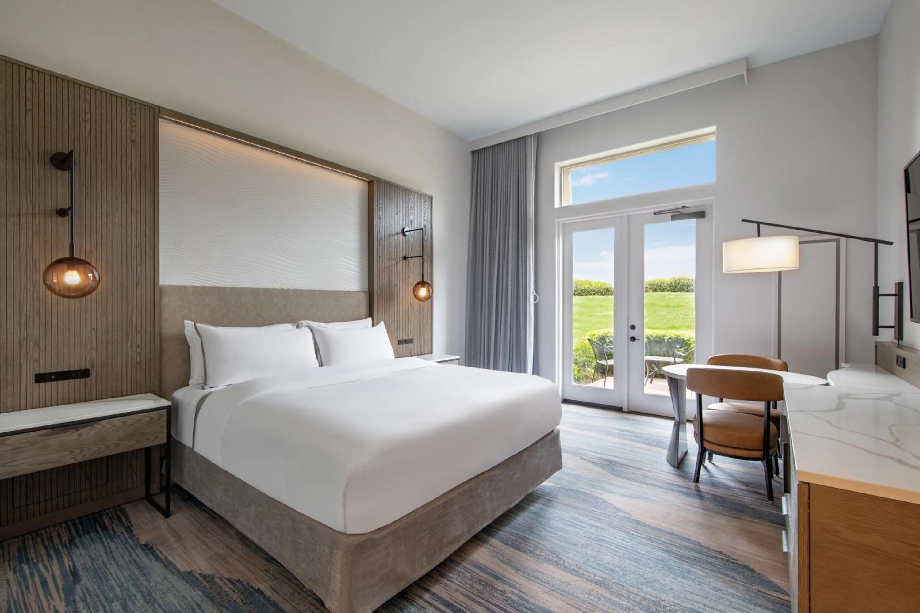 Bed in The Westin Sacramento Riverfront Hotel & Spa