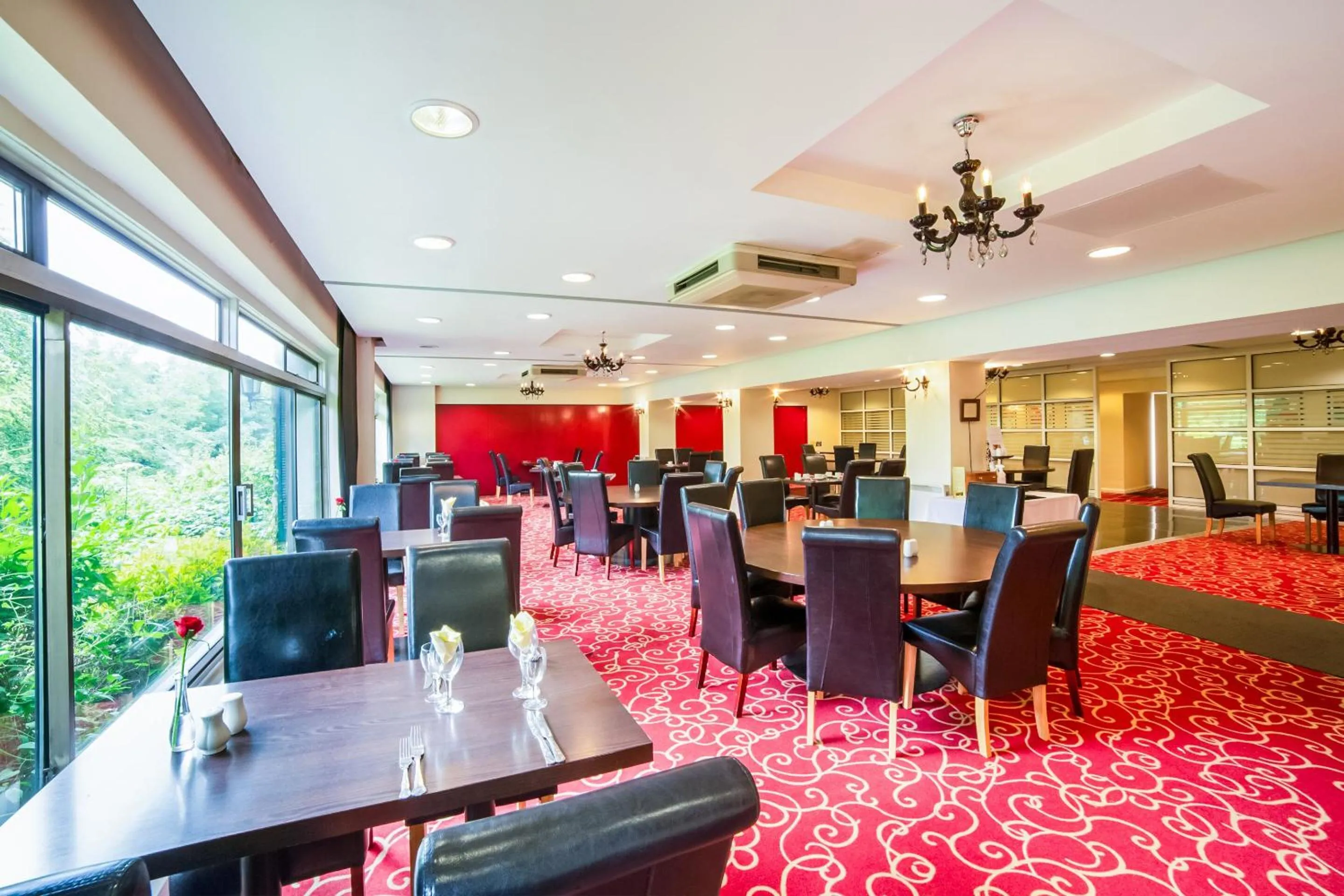 Restaurant/places to eat in The Bridge House Hotel