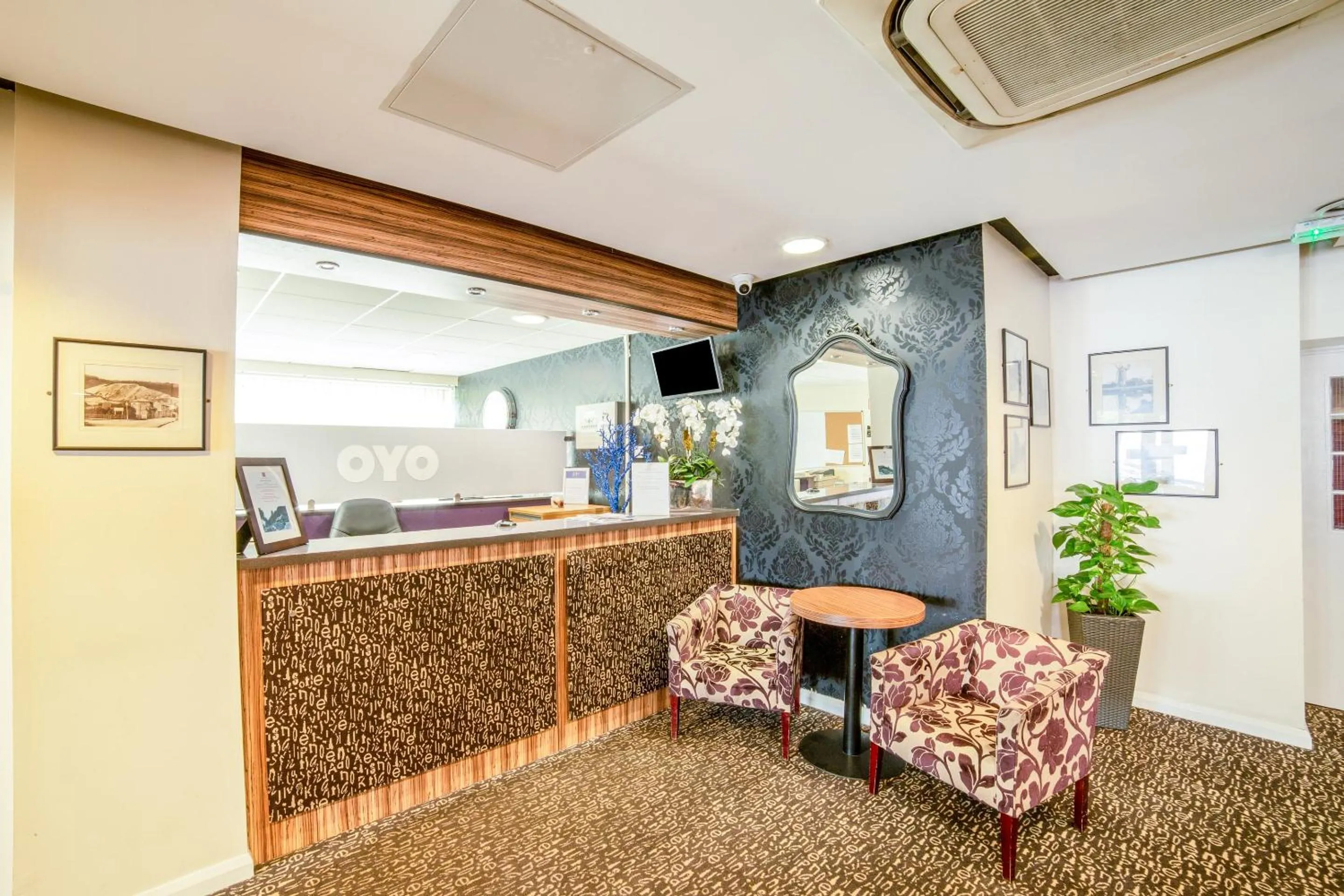 Lobby or reception in The Bridge House Hotel