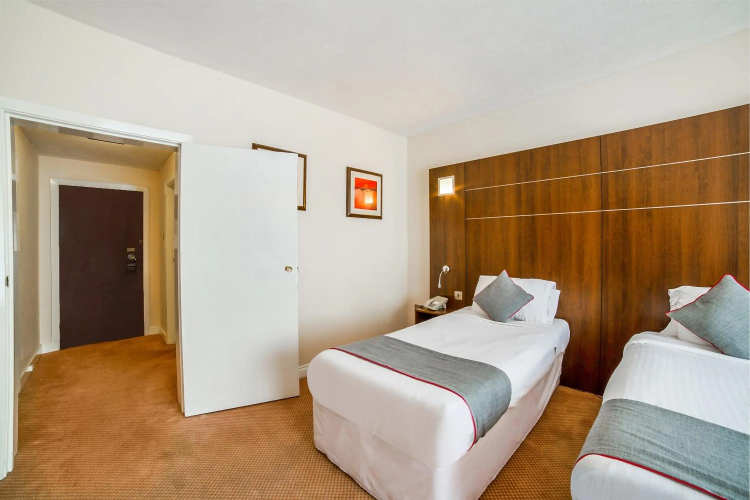 Bedroom, Bed in The Bridge House Hotel