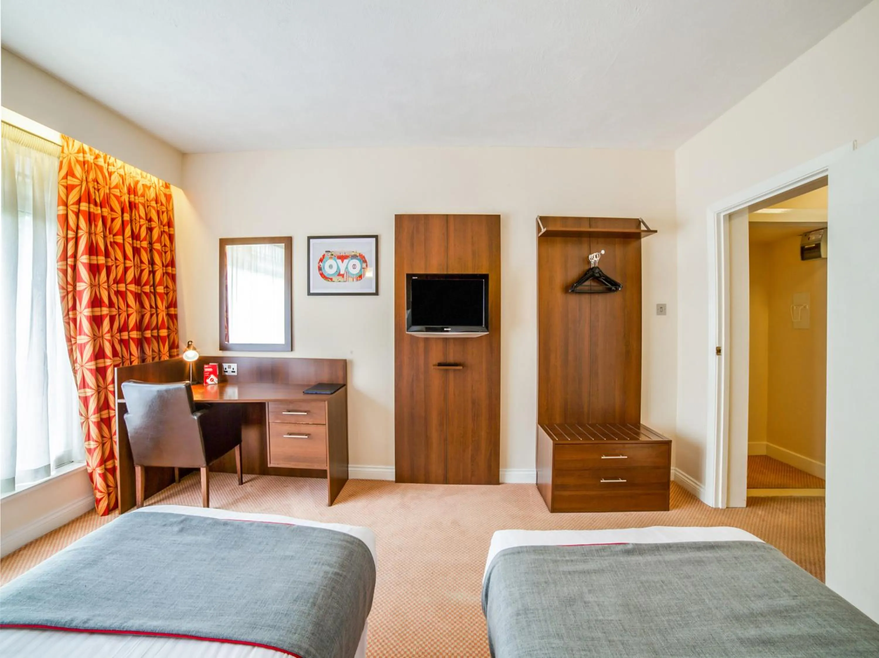 Bedroom, Bed in The Bridge House Hotel