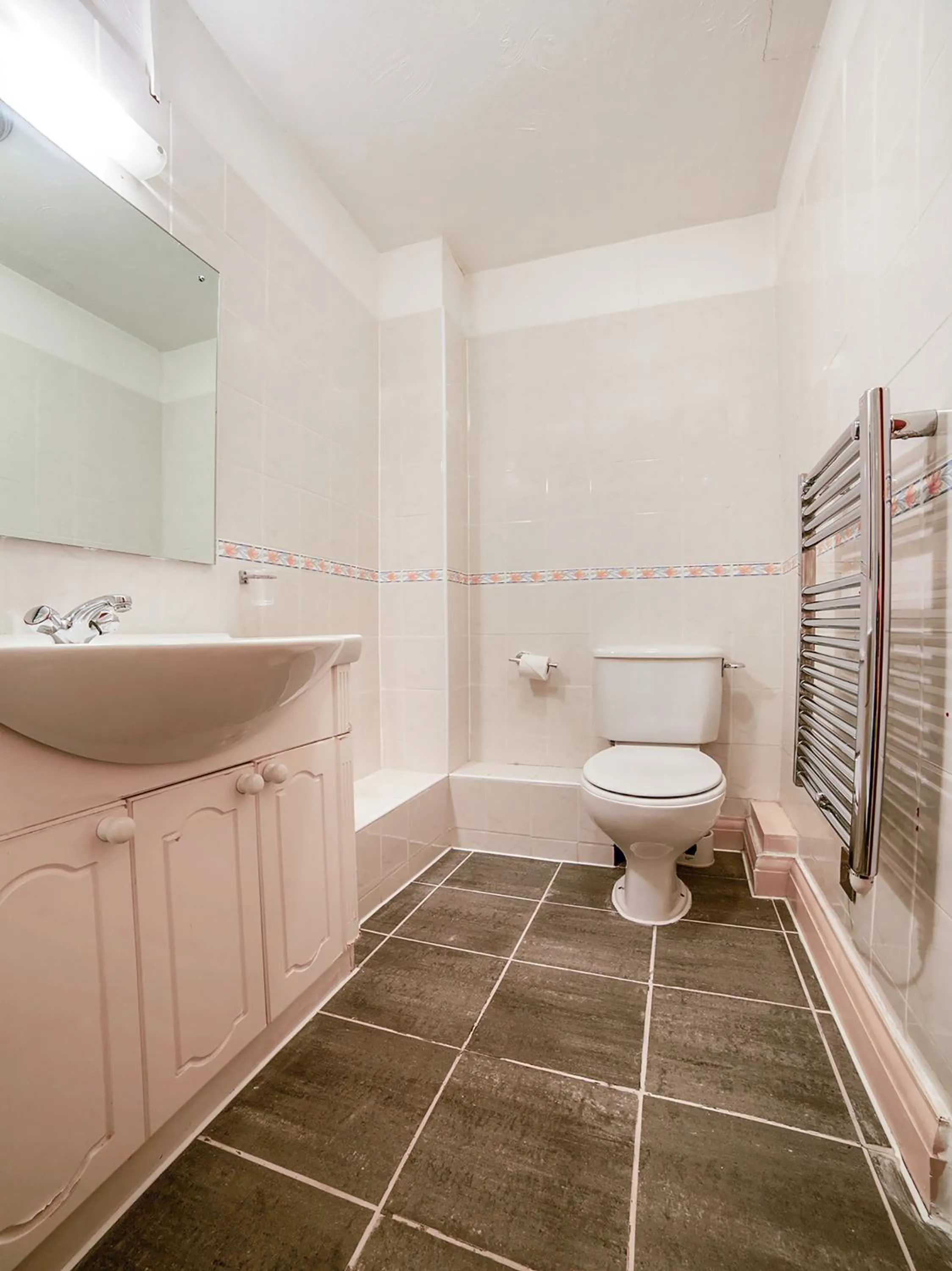 Bathroom in The Bridge House Hotel