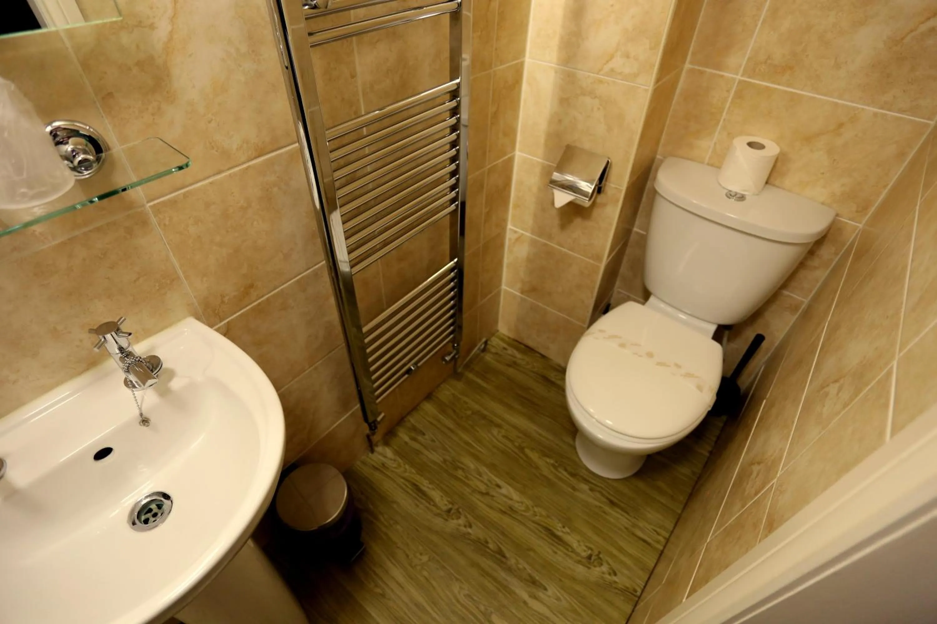 Bathroom in Woodlands