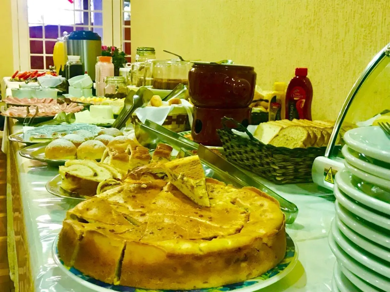 Breakfast in Hotel Platanus