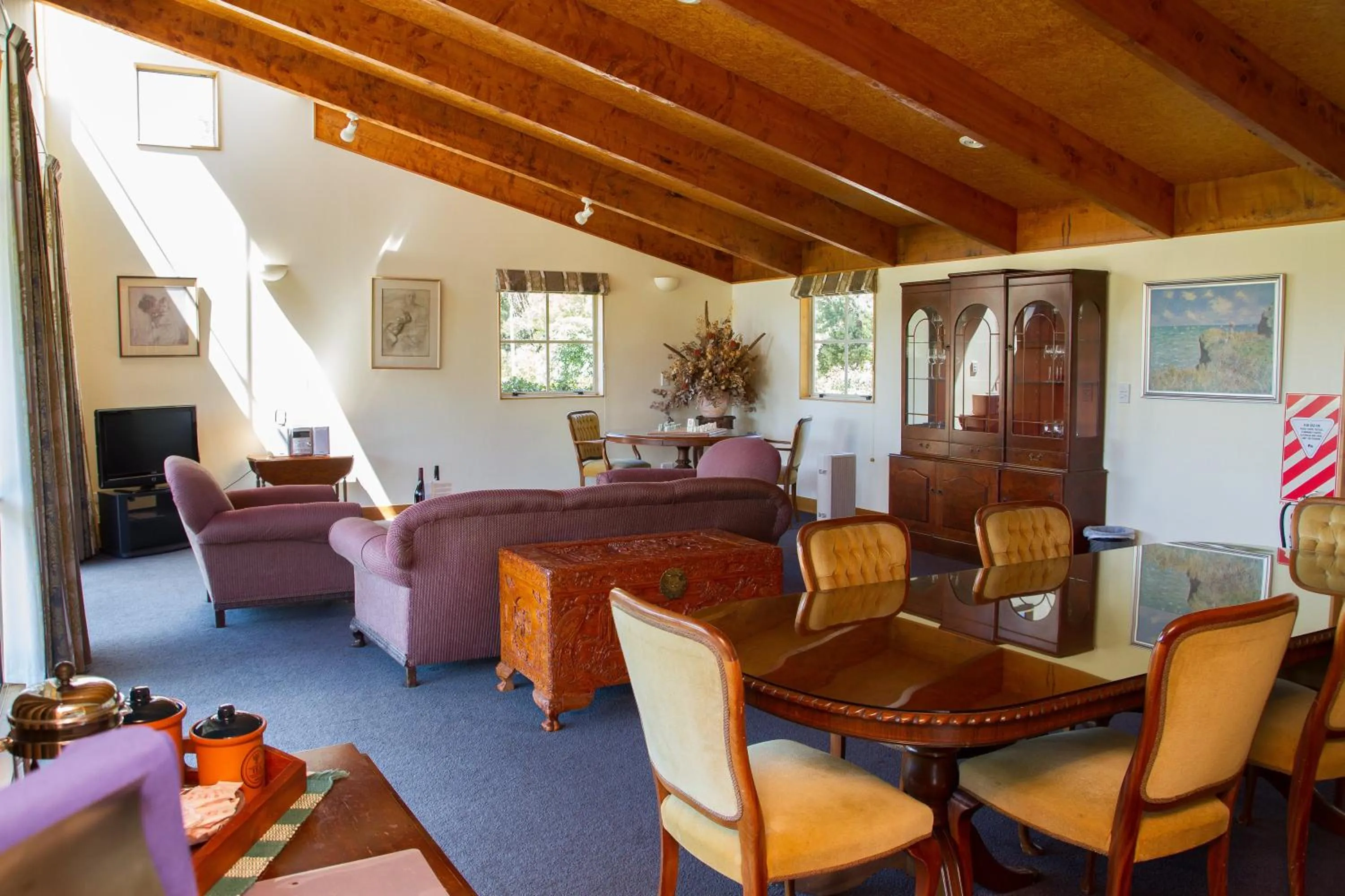 Dining area in Margrain Vineyard Villas