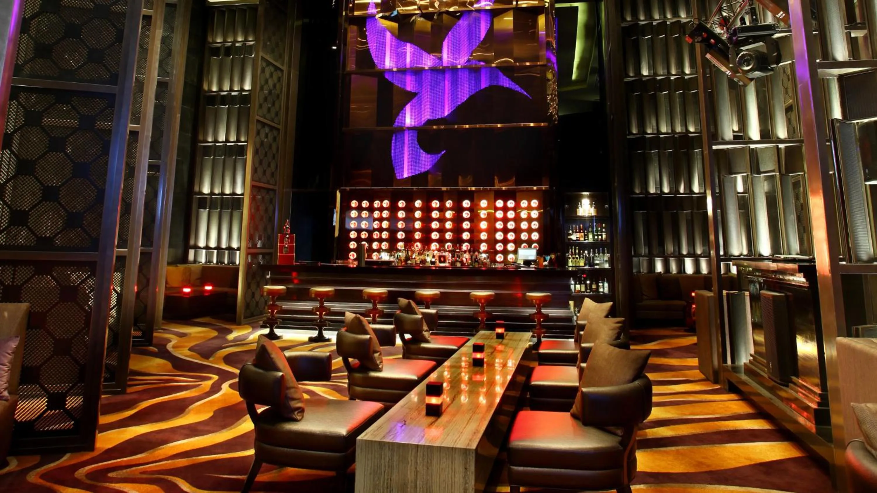 Lounge or bar in Crowne Plaza New Delhi Rohini by IHG