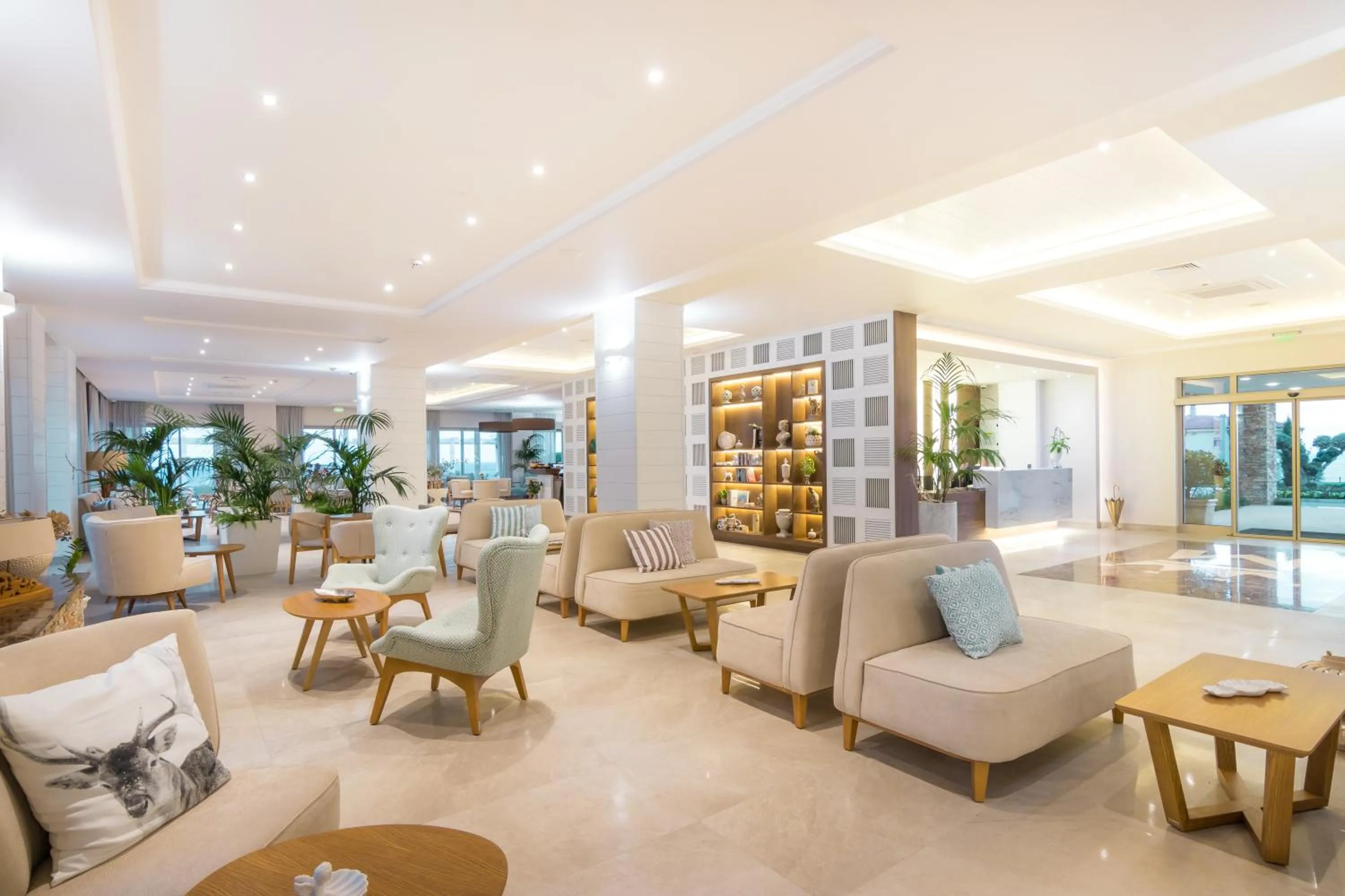 Lounge or bar in King Maron Beach Hotel & Spa