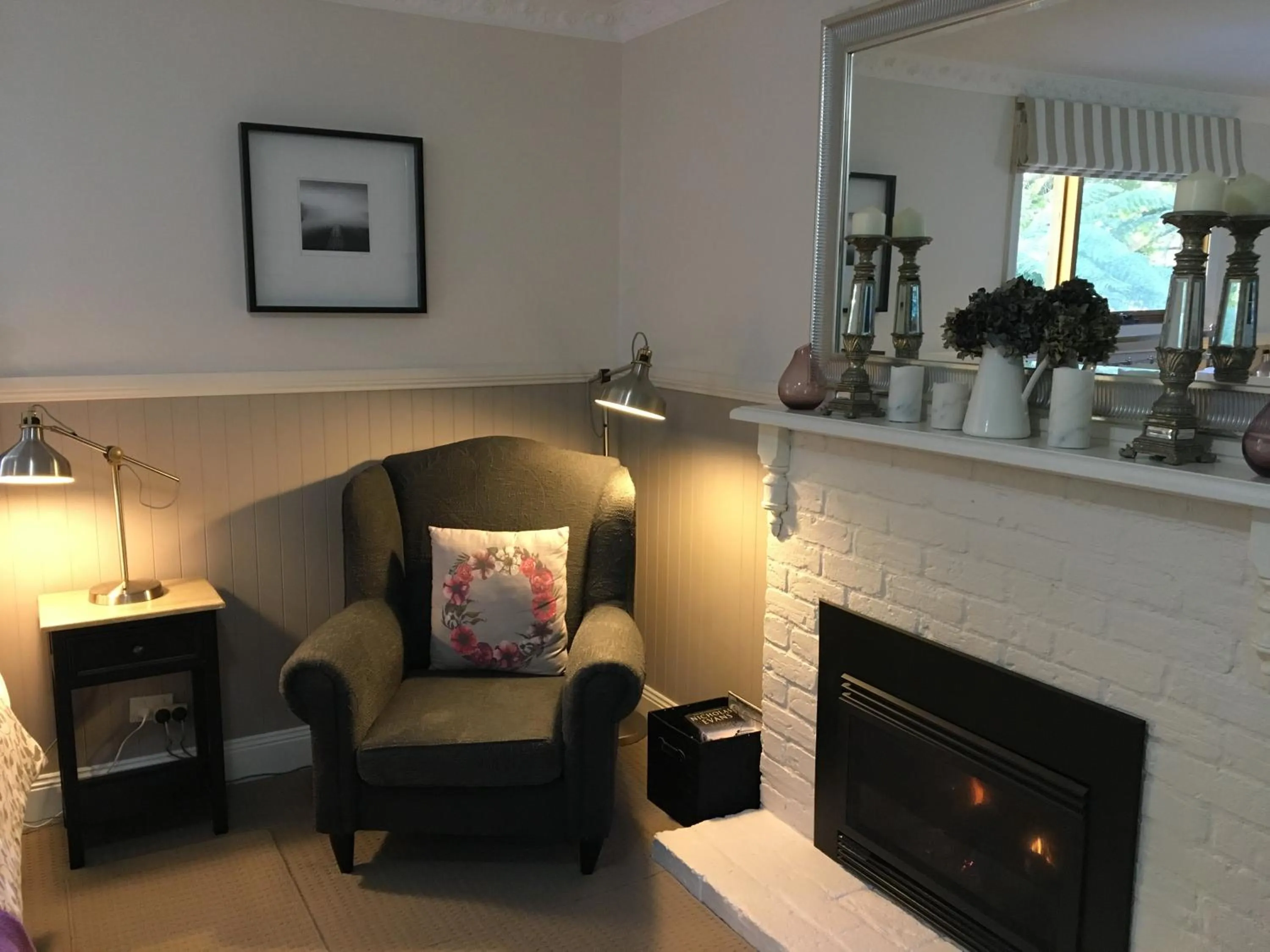 Living room in Clarendon Cottages