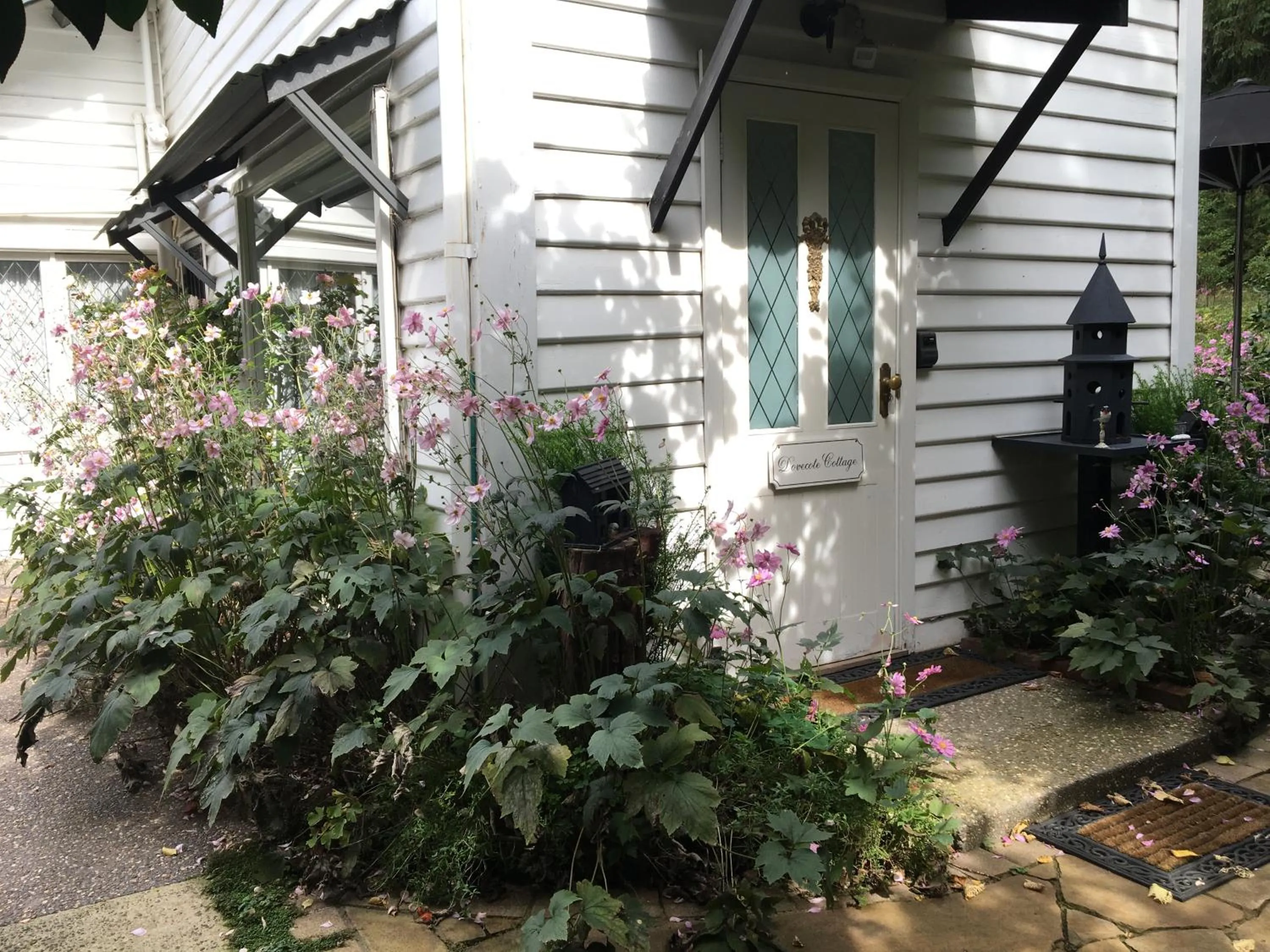 Facade/entrance in Clarendon Cottages