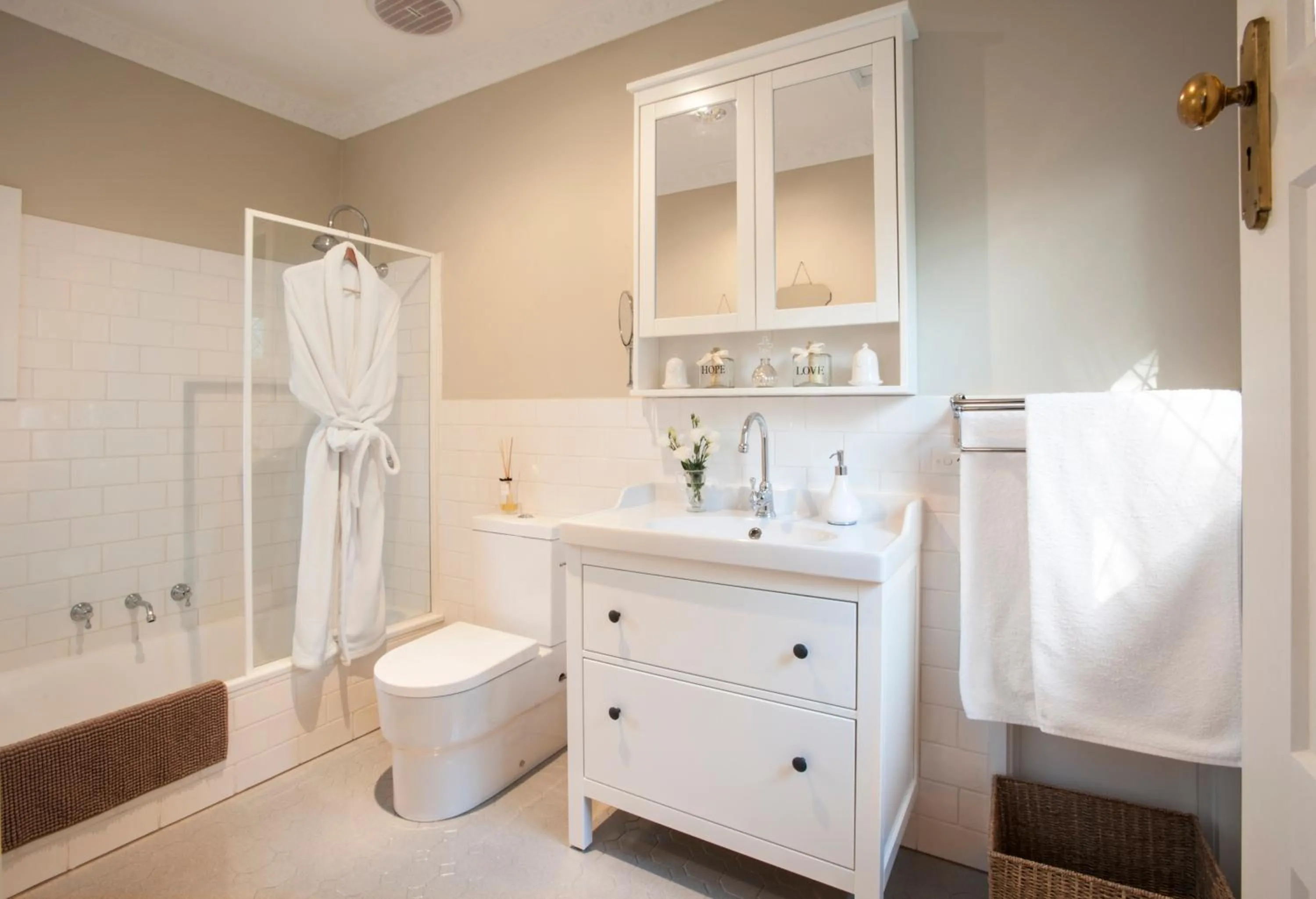 Bathroom in Clarendon Cottages