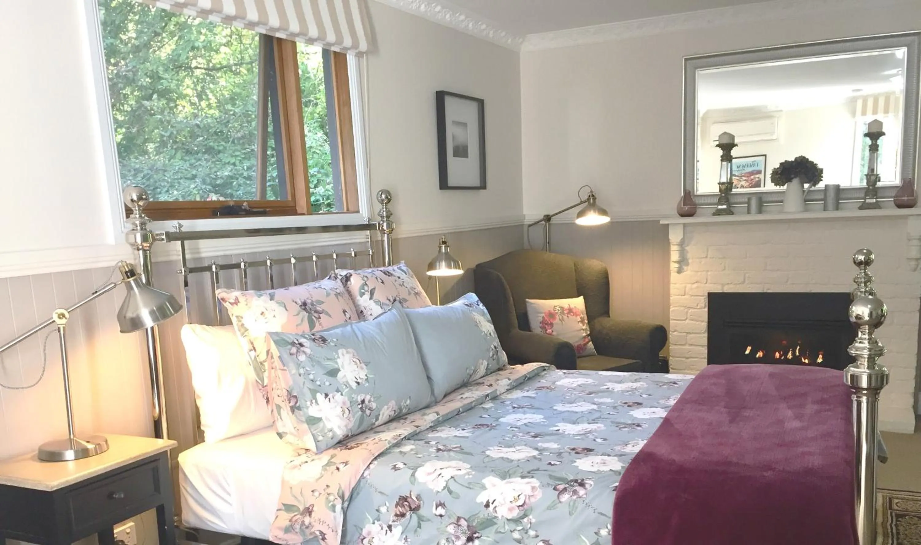 Bed in Clarendon Cottages