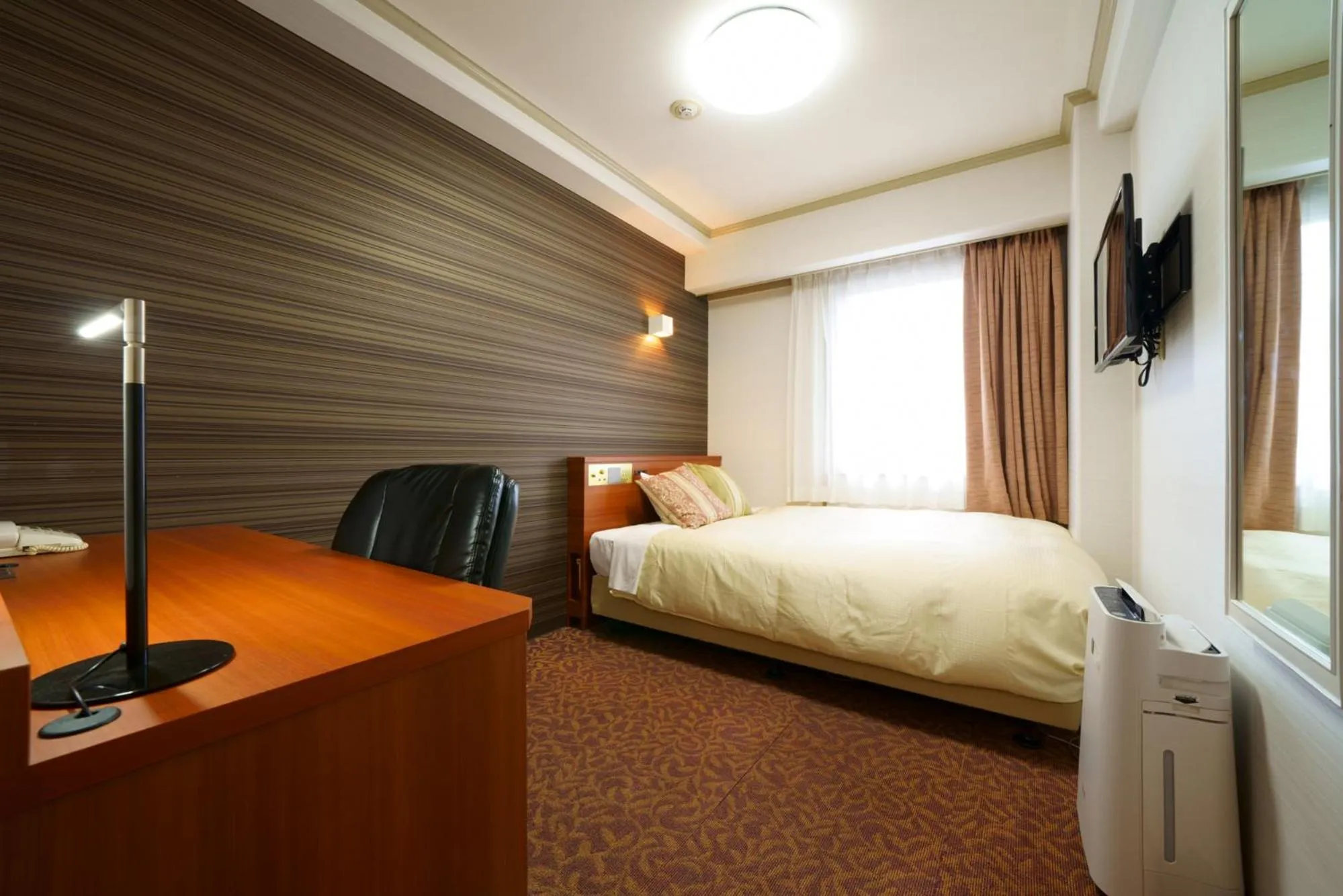 Photo of the whole room, Bed in Sasebo Washington Hotel