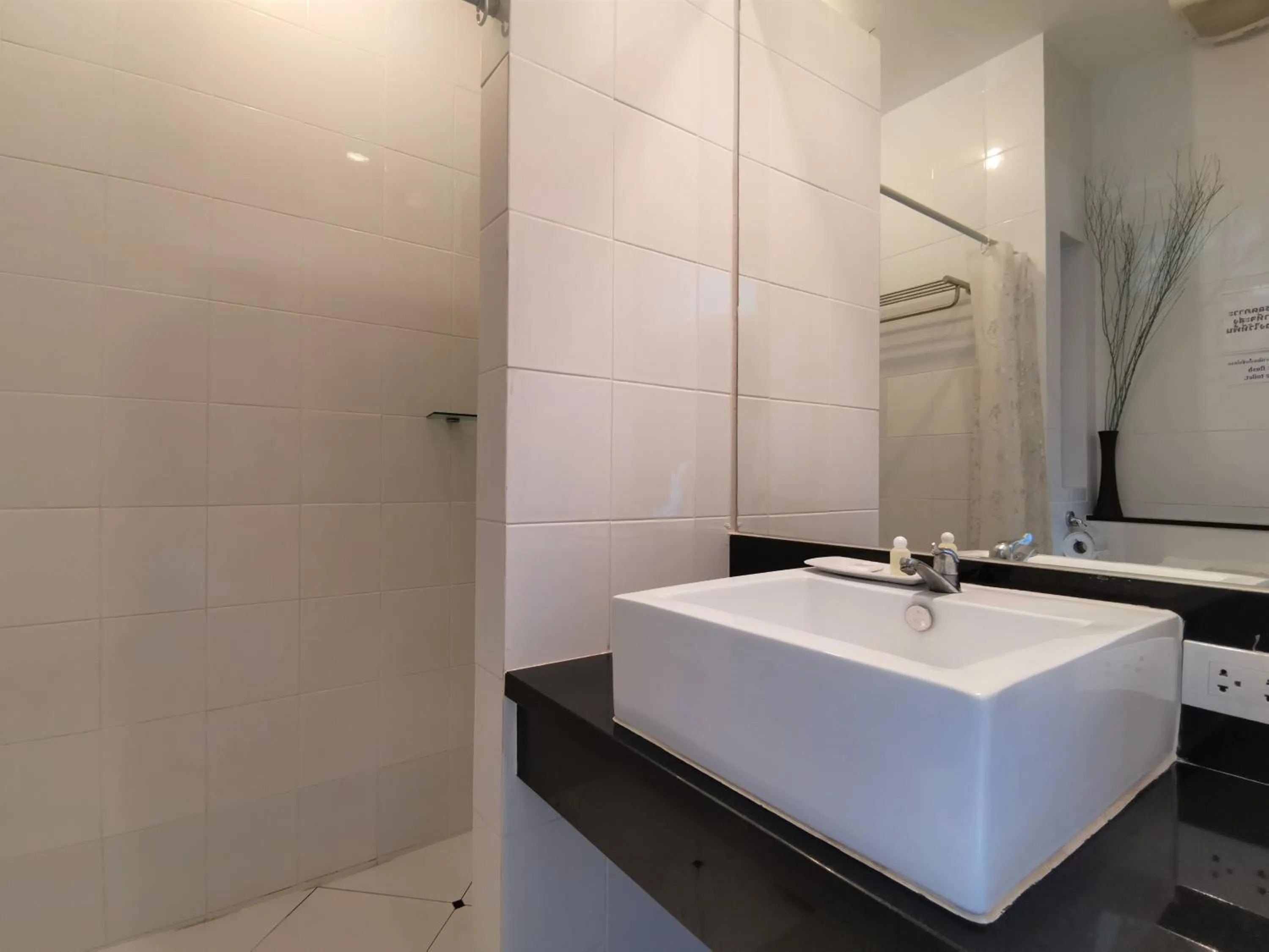 Shower in Le Desir Resortel