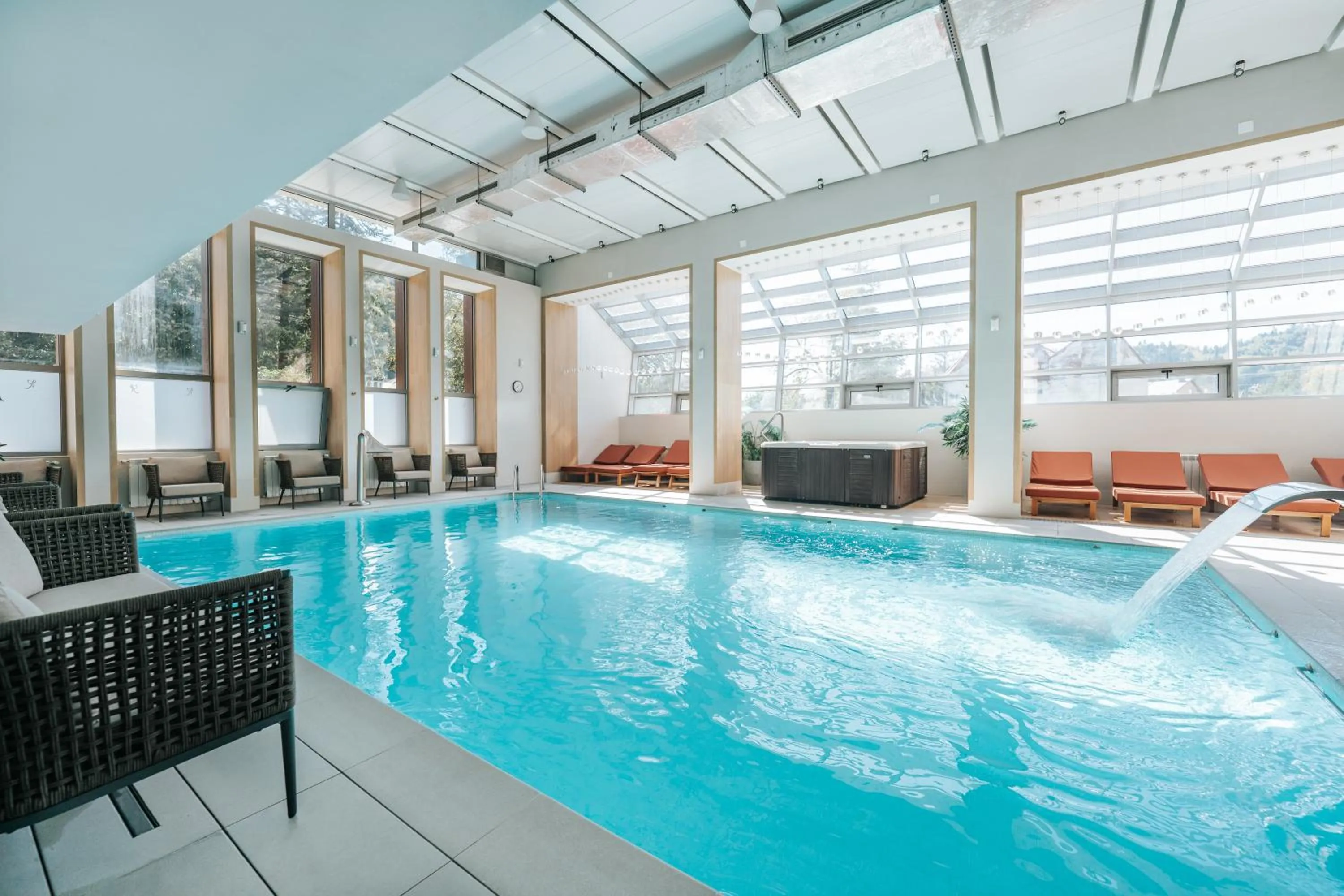 Swimming pool in Hotel Sinaia
